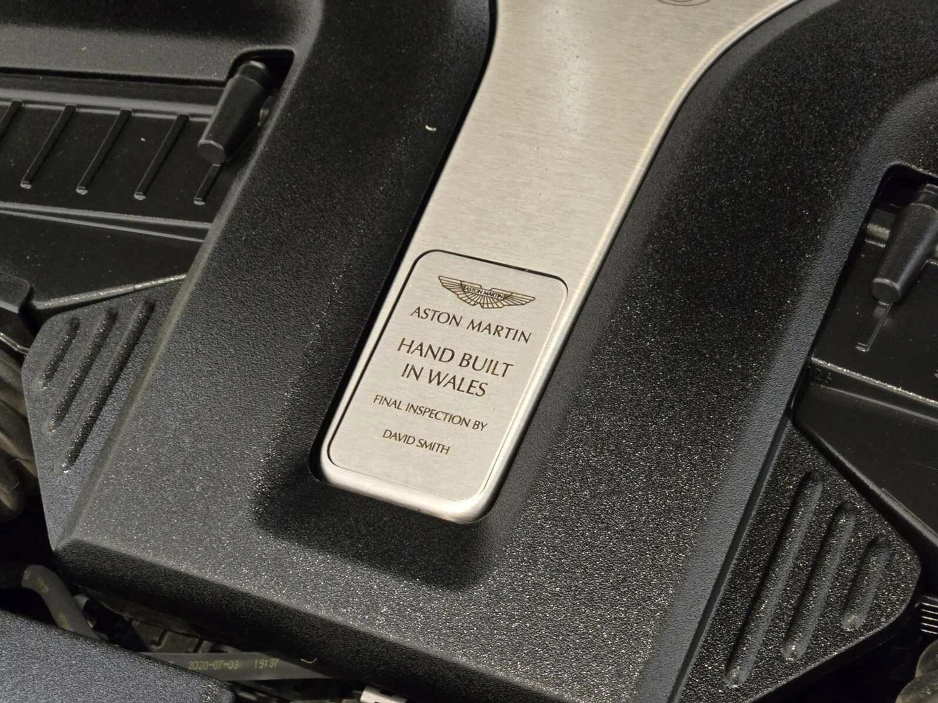 mph030_409019023_Used_2021_Aston_Martin_DBX_1753164240_7ddd29242a