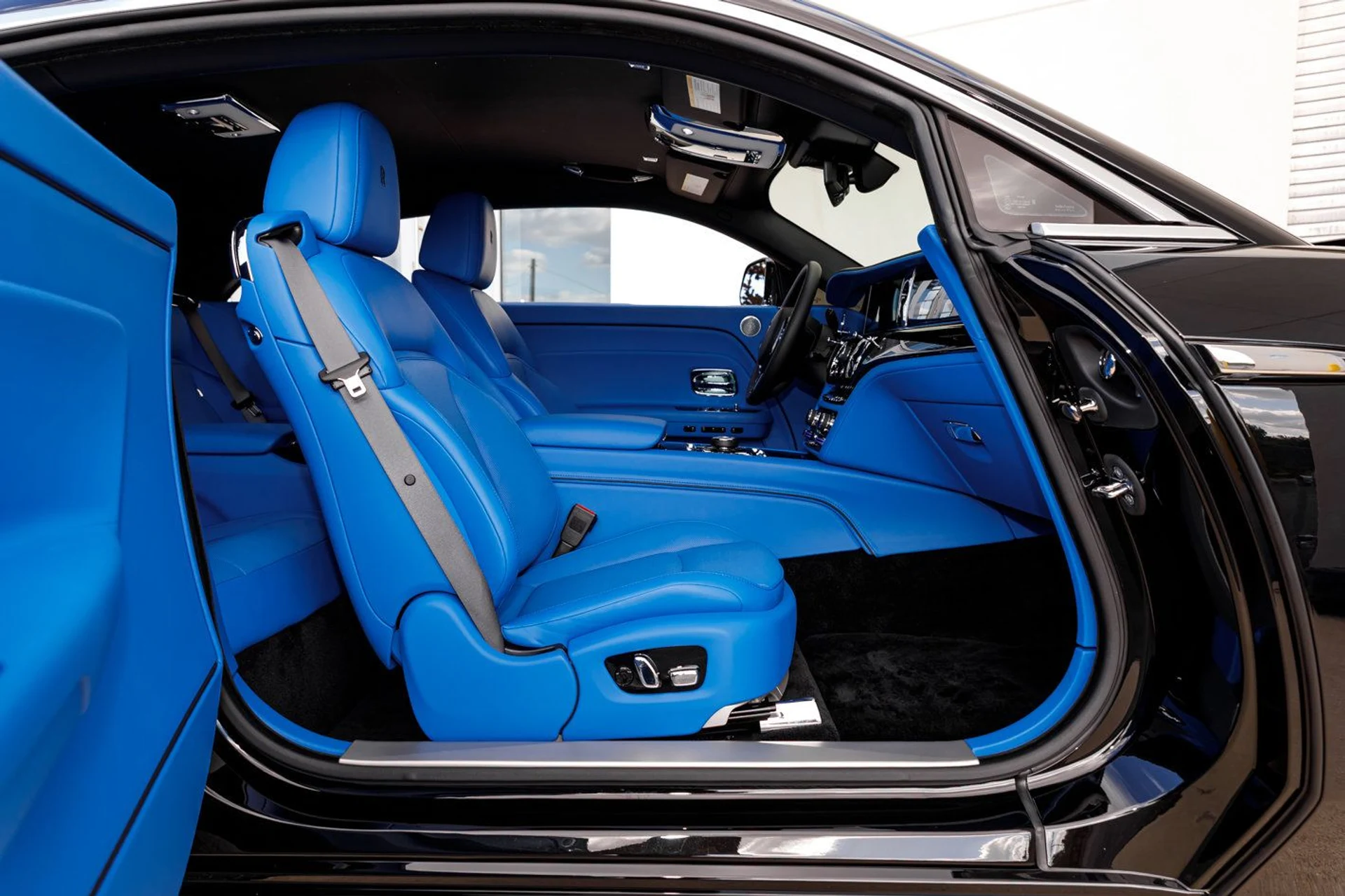 mph030_409516867_c0d7706945624740c51986572daf9c22x_a42579df5a