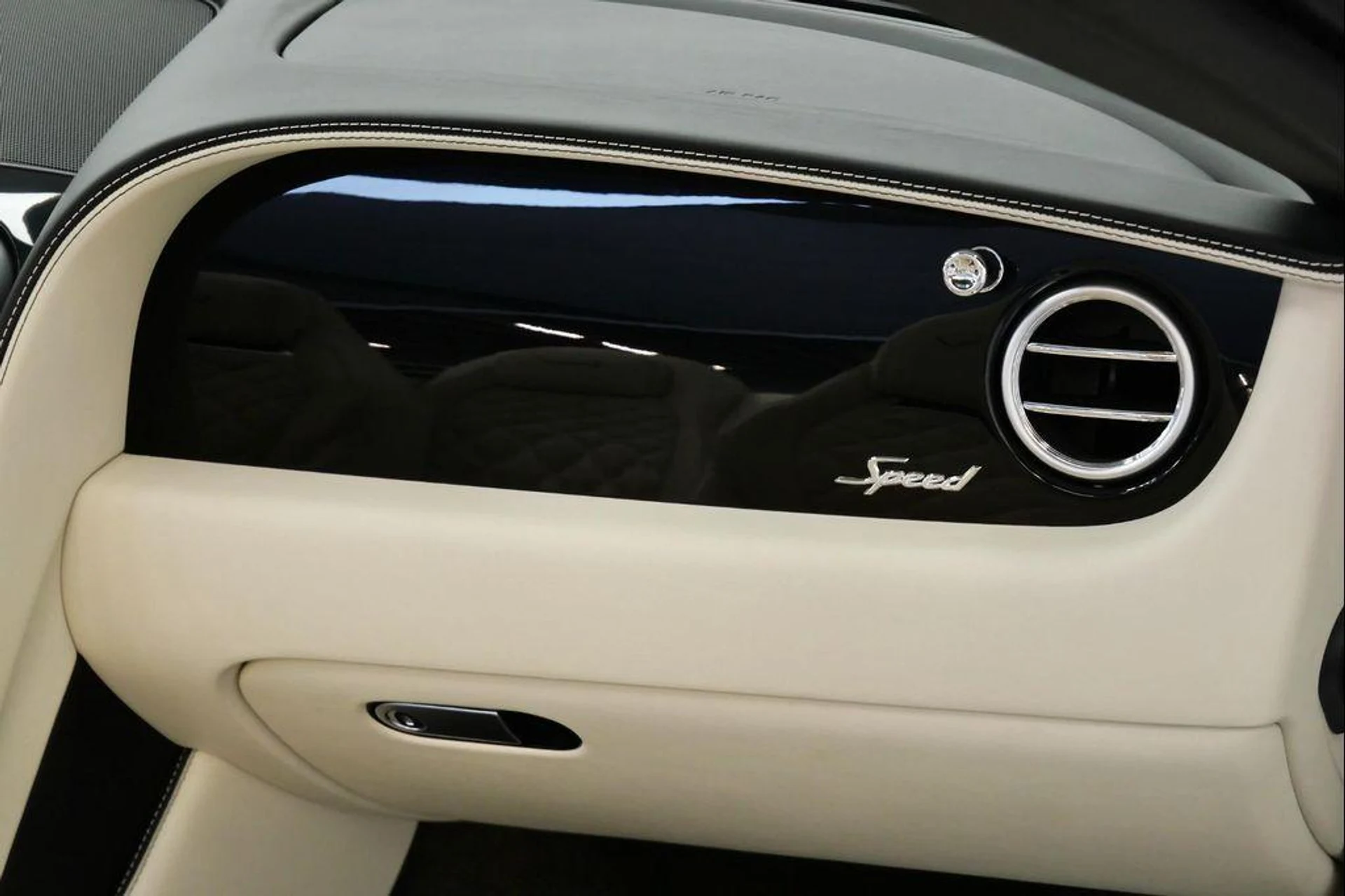 mph030_4102456645_Og85_U7_W_Vr_s_J_Uqk1s_X_ZW_Ti_N_Y_bfb75abeaf