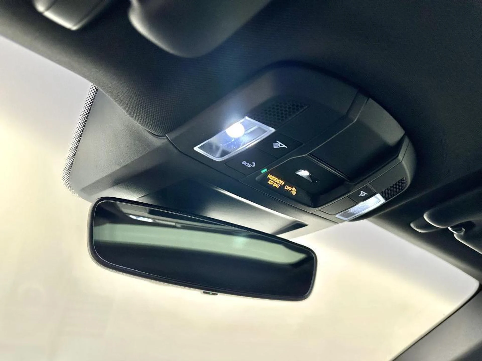 mph030_4103038298_xe1_SBA_Or_Pb7_On_S_Qhju3_Zz_Q_Wcnjo_29e6c88815