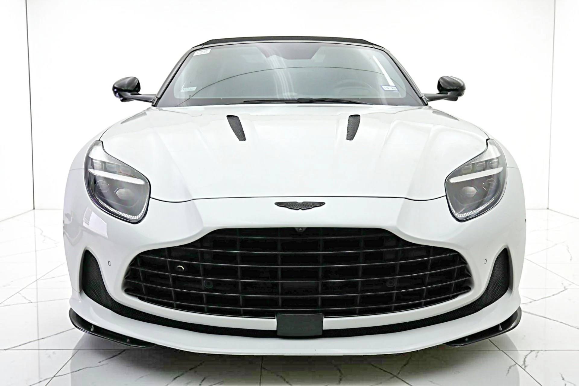 mph030_410841652_Used_2024_Aston_Martin_DB_12_Volante_d69fe7cd92