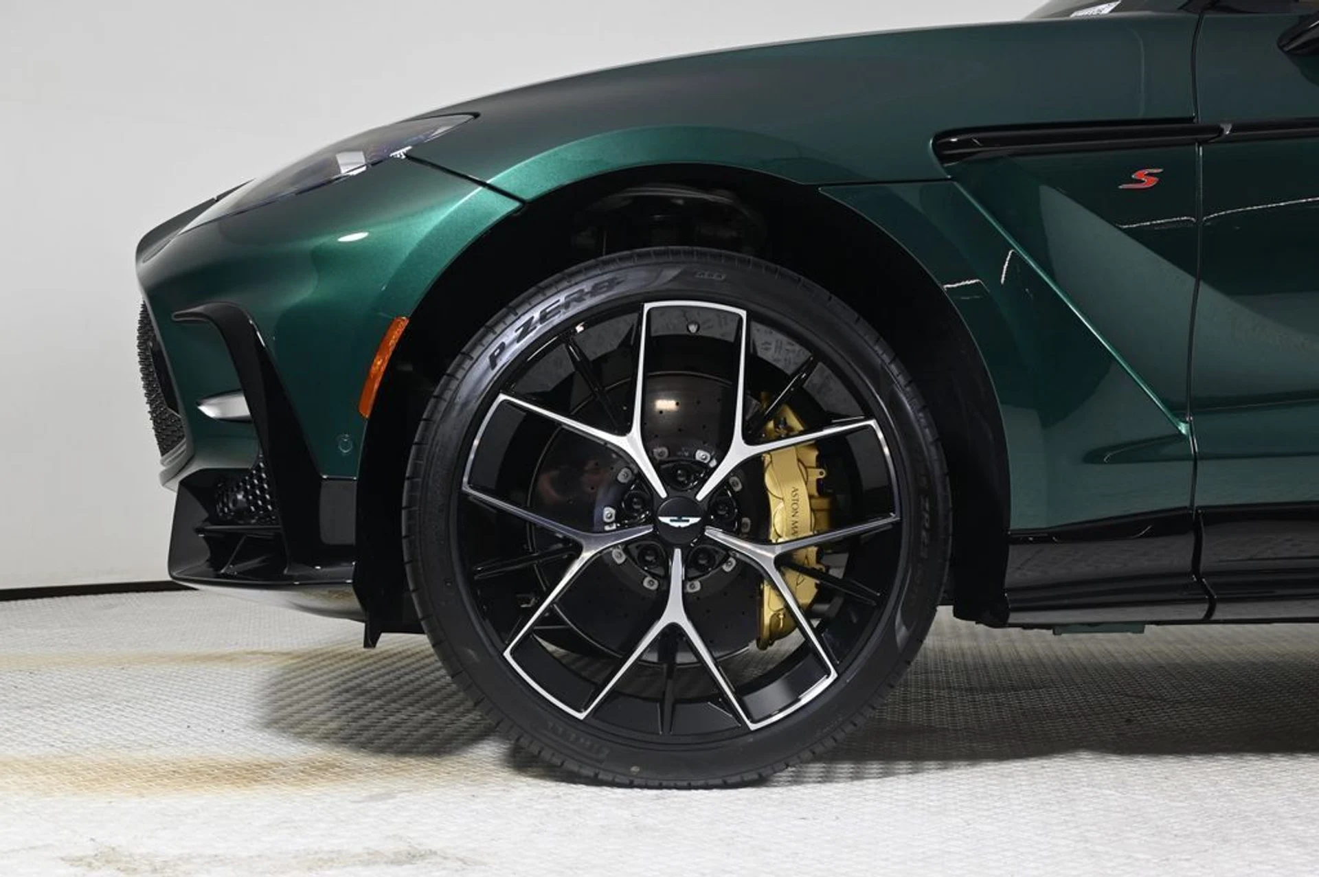 mph030_4111316268_new_2026_aston_martin_dbx_sawd_11350_23004766_31_1024_b05e964c30