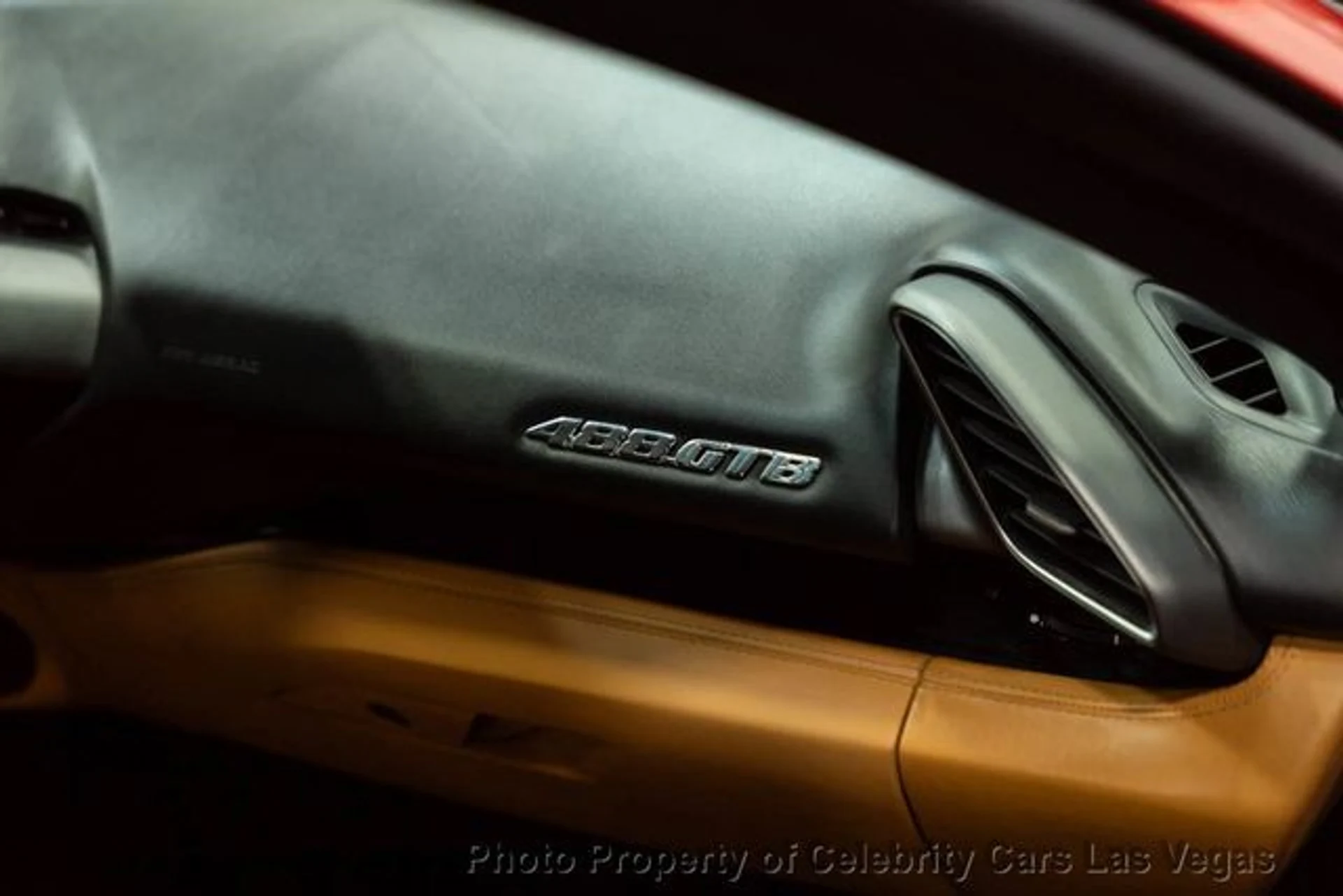 mph030_4126032859_used_2018_ferrari_488_gtb_coupe_9707_23093492_35_640_222578a391