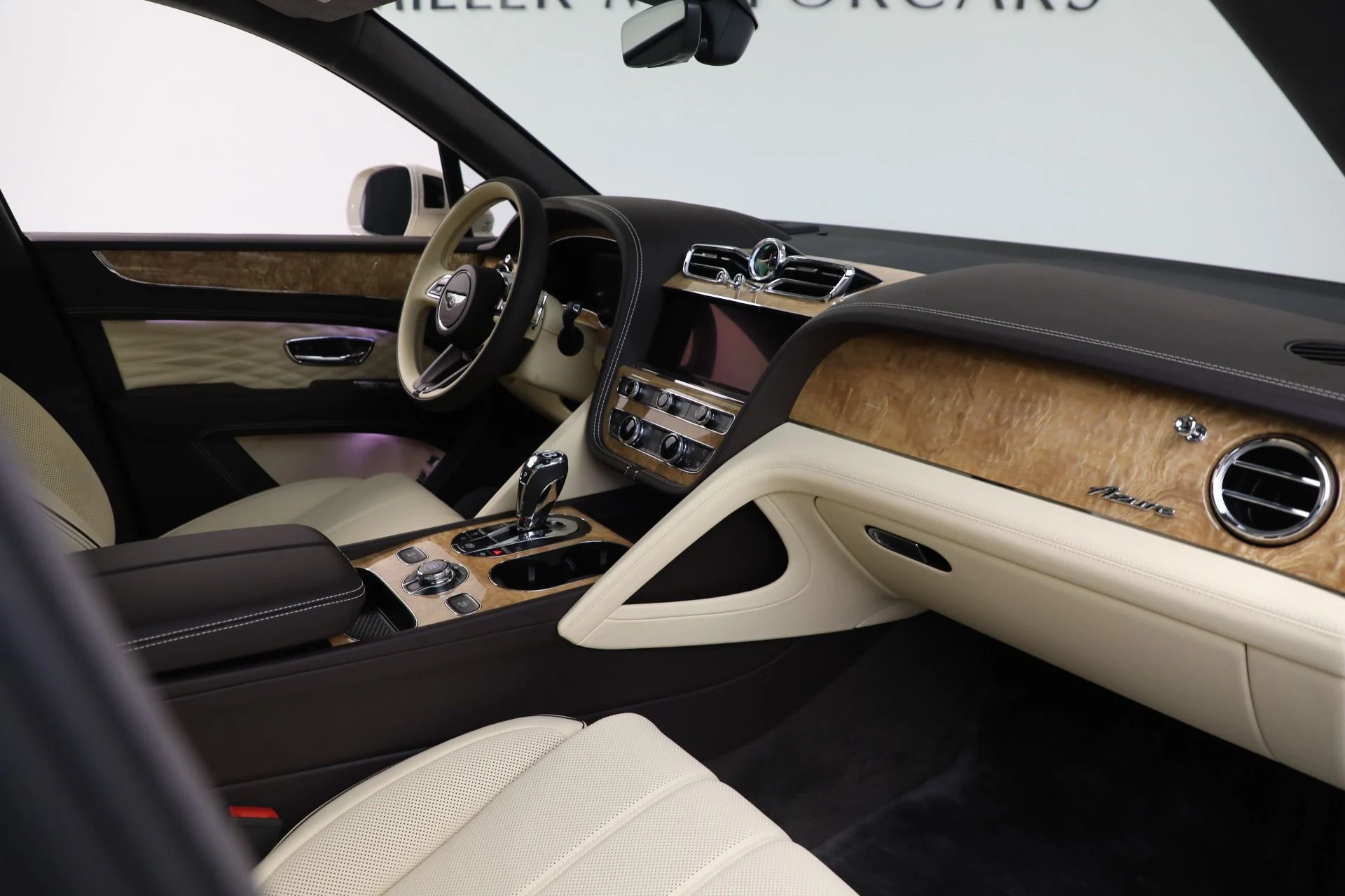 mph030_4133189586_New_2025_Bentley_Bentayga_Azure_V8_b94c2809b4