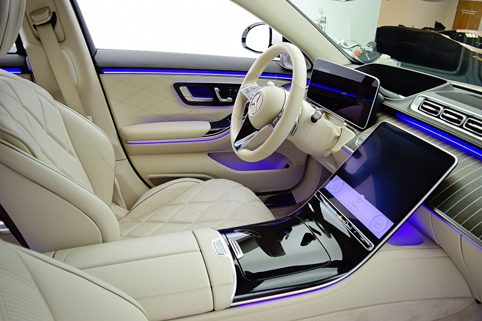 mph030_4135524940_Used_2022_Mercedes_Benz_S_Class_Mercedes_Maybach_S_580_4_MATIC_1756221363_6a6dc97a49