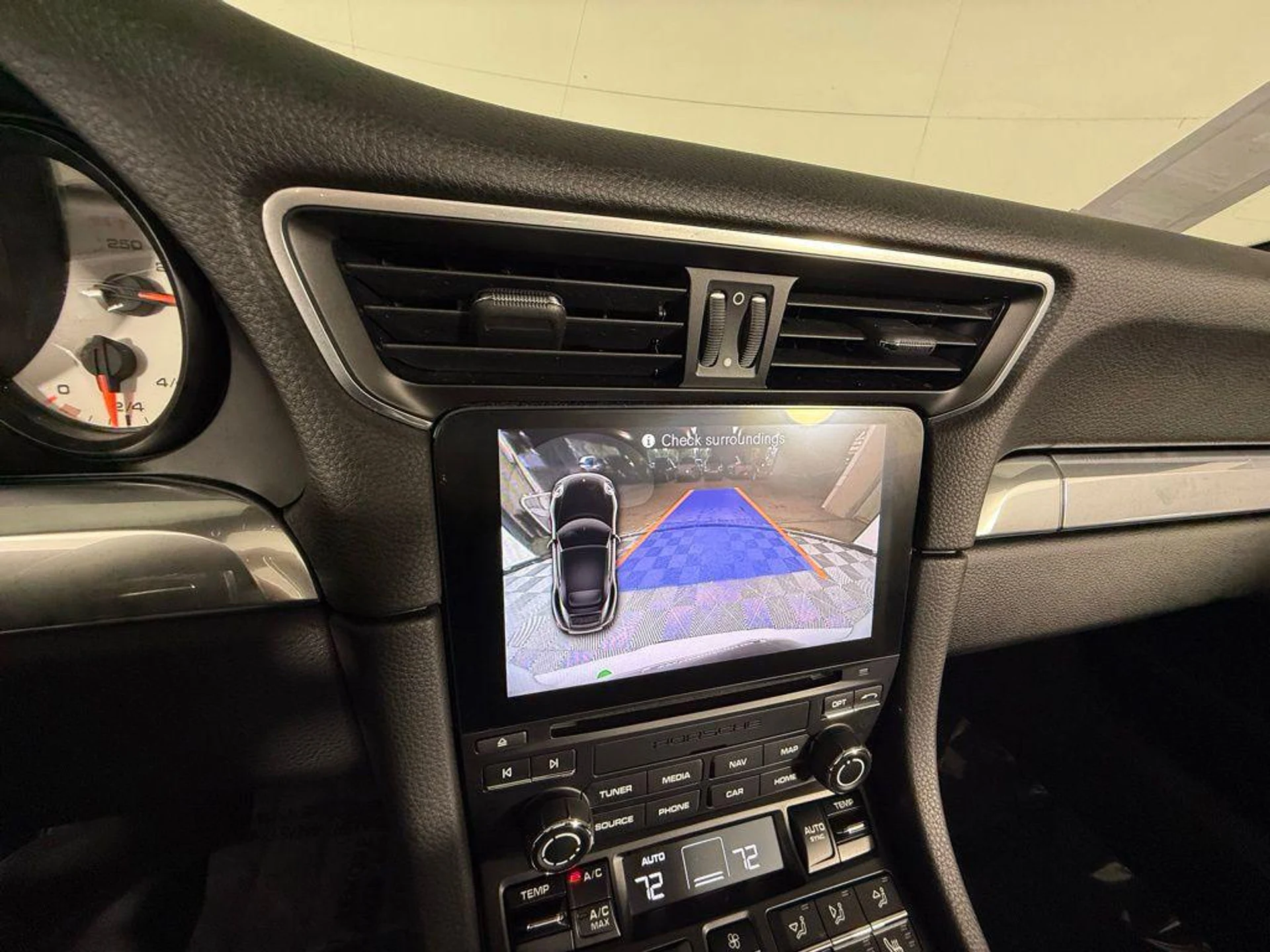 mph030_413625049_Dq5_Yd_J_Gg8_R2o_Vp_g_g_XMJA_6o4_6e2cd53267