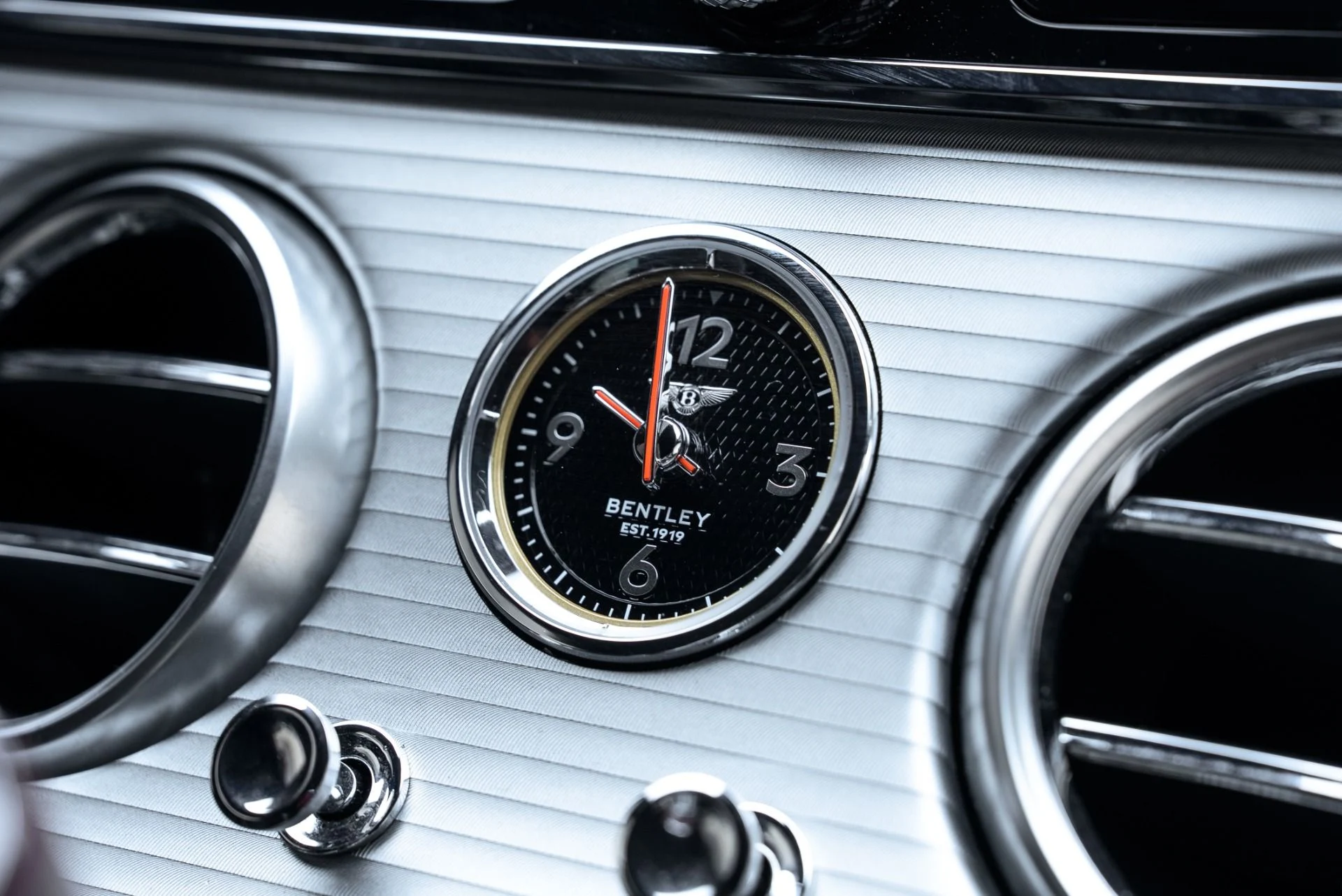 mph030_4138023086_Used_2023_Bentley_Continental_GT_V8_1775153261_a3c46dbc52