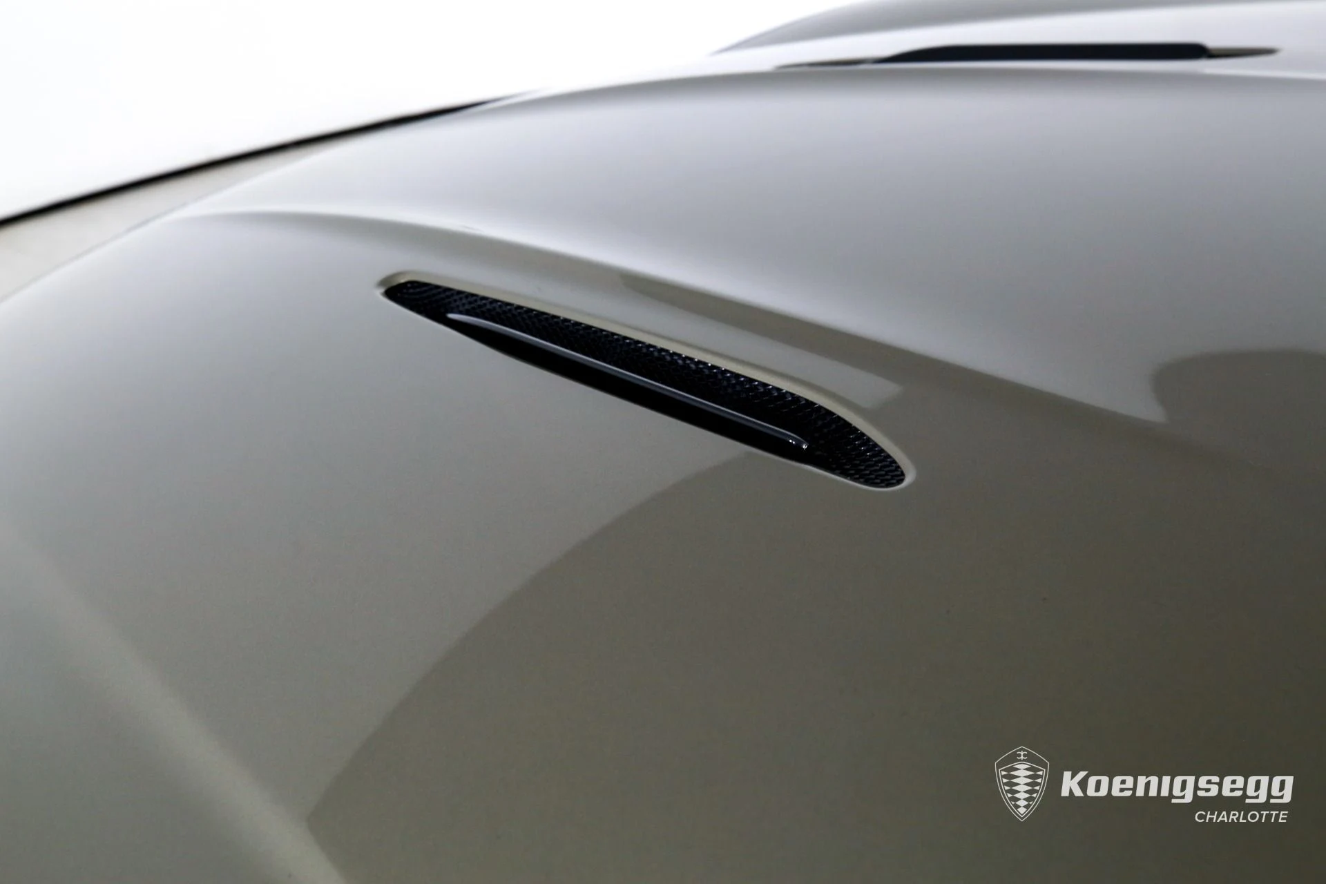 mph030_4140358646_Used_2026_Aston_Martin_Vantage_S_Roadster_1782838317_5e688ac825