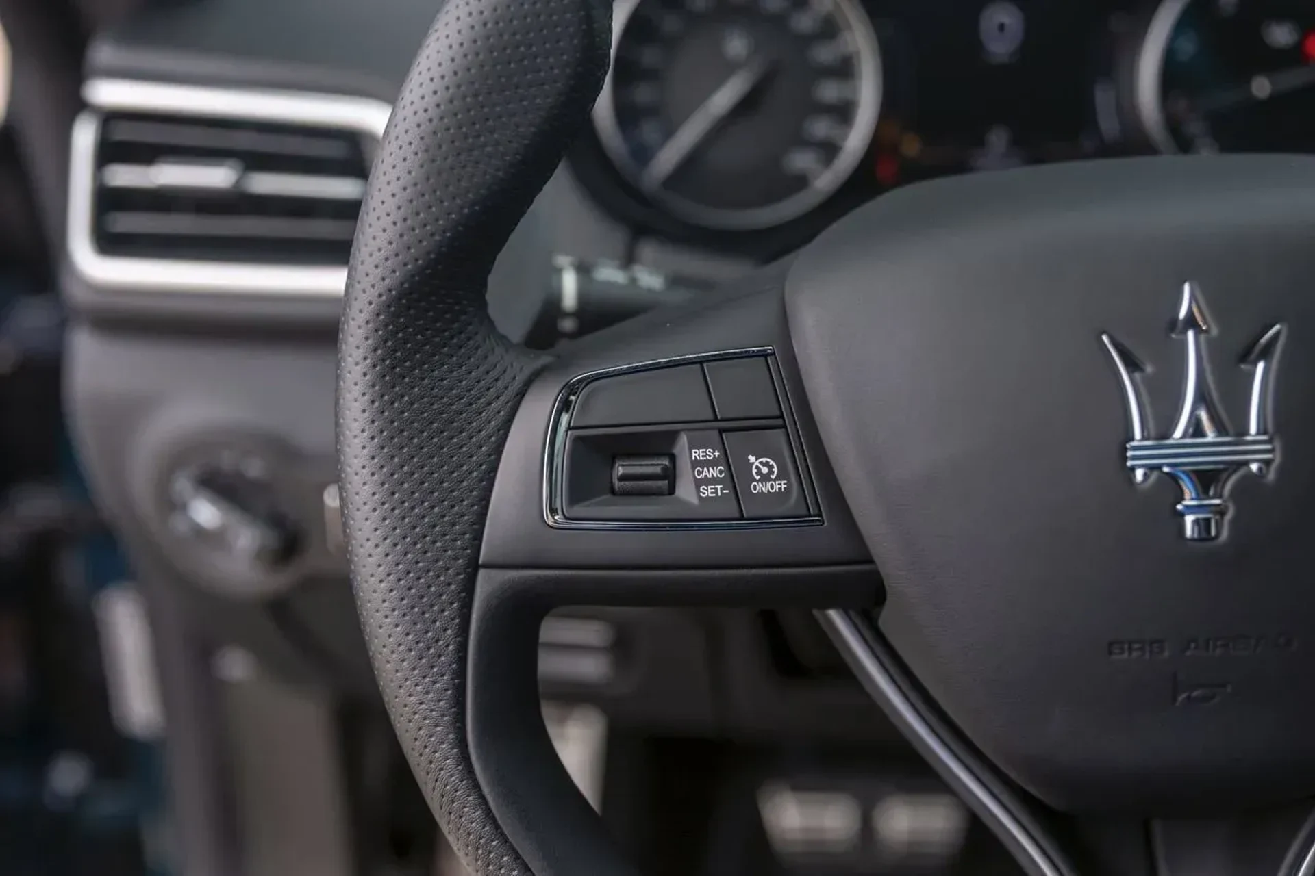 mph030_4141540094_742a86b71fe94f1d88447fcc4e963eaa_166e34cb94