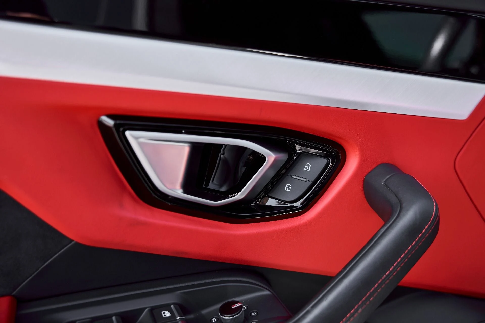 mph030_4145327526_Used_2021_Lamborghini_Urus_1771987854_26d547a803