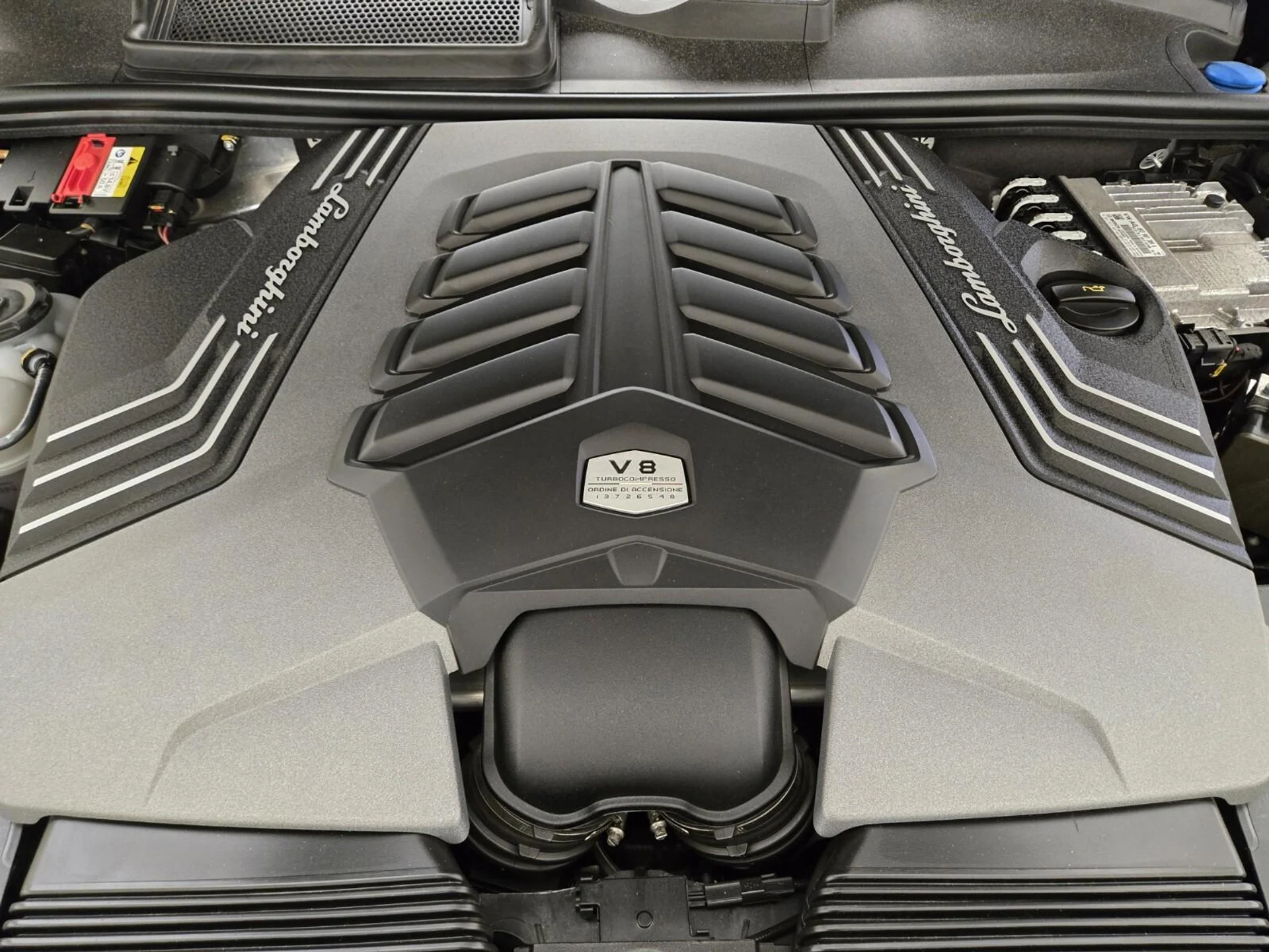 mph030_4151563238_Used_2021_Lamborghini_Urus_1754376921_ff4b65368b