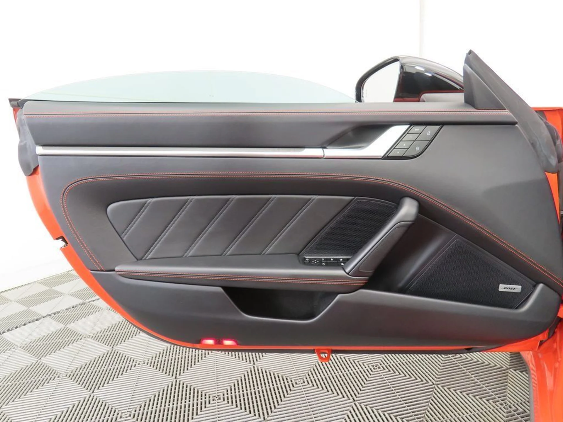 mph030_4164786672_used_2022_porsche_911_turbocabriolet_8119_22928338_31_1024_4cae45044f