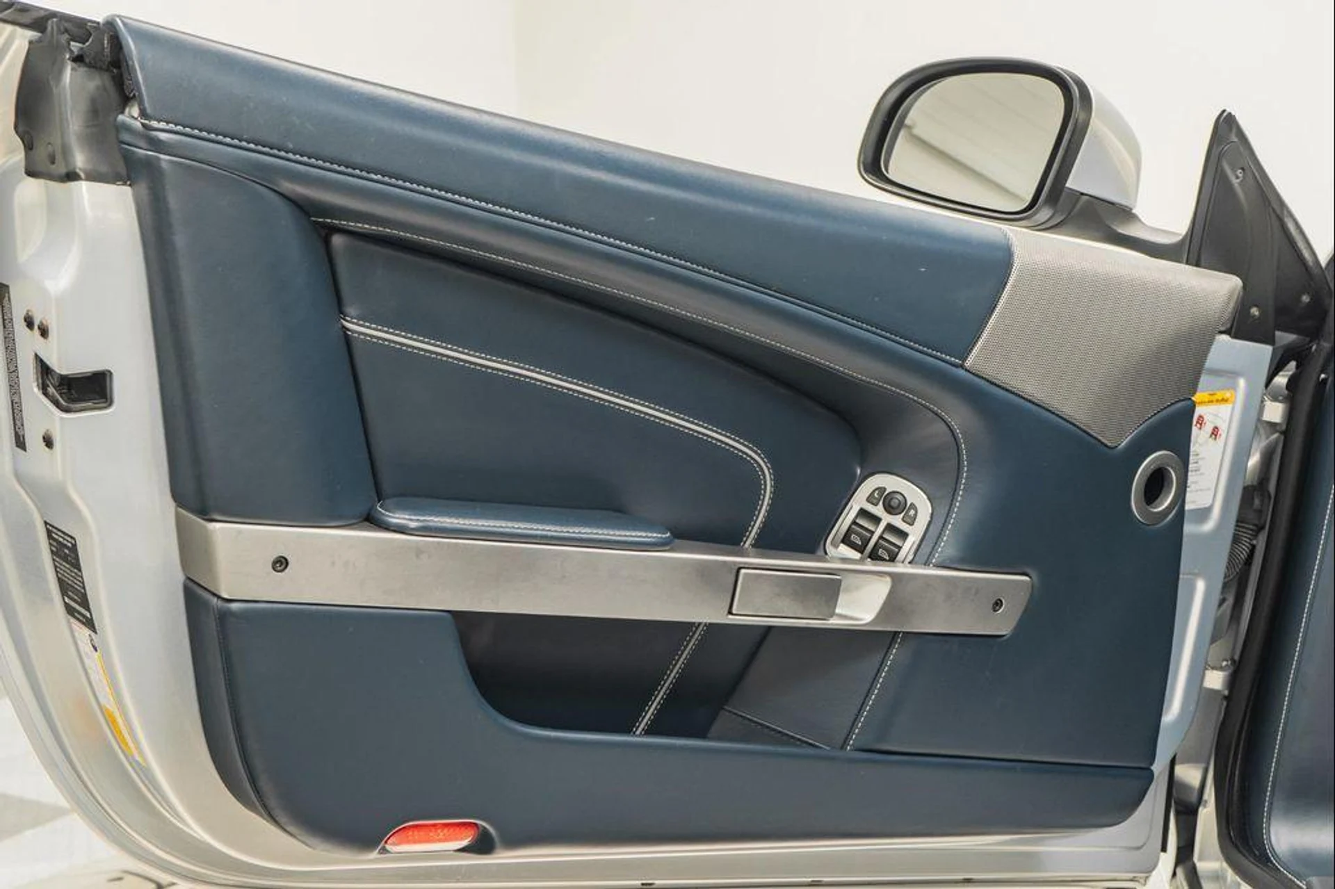 mph030_41724380_Alucp_z_Ig_Nkx_qj_My_Zpecq_R_Kkq8_d28e41ea35