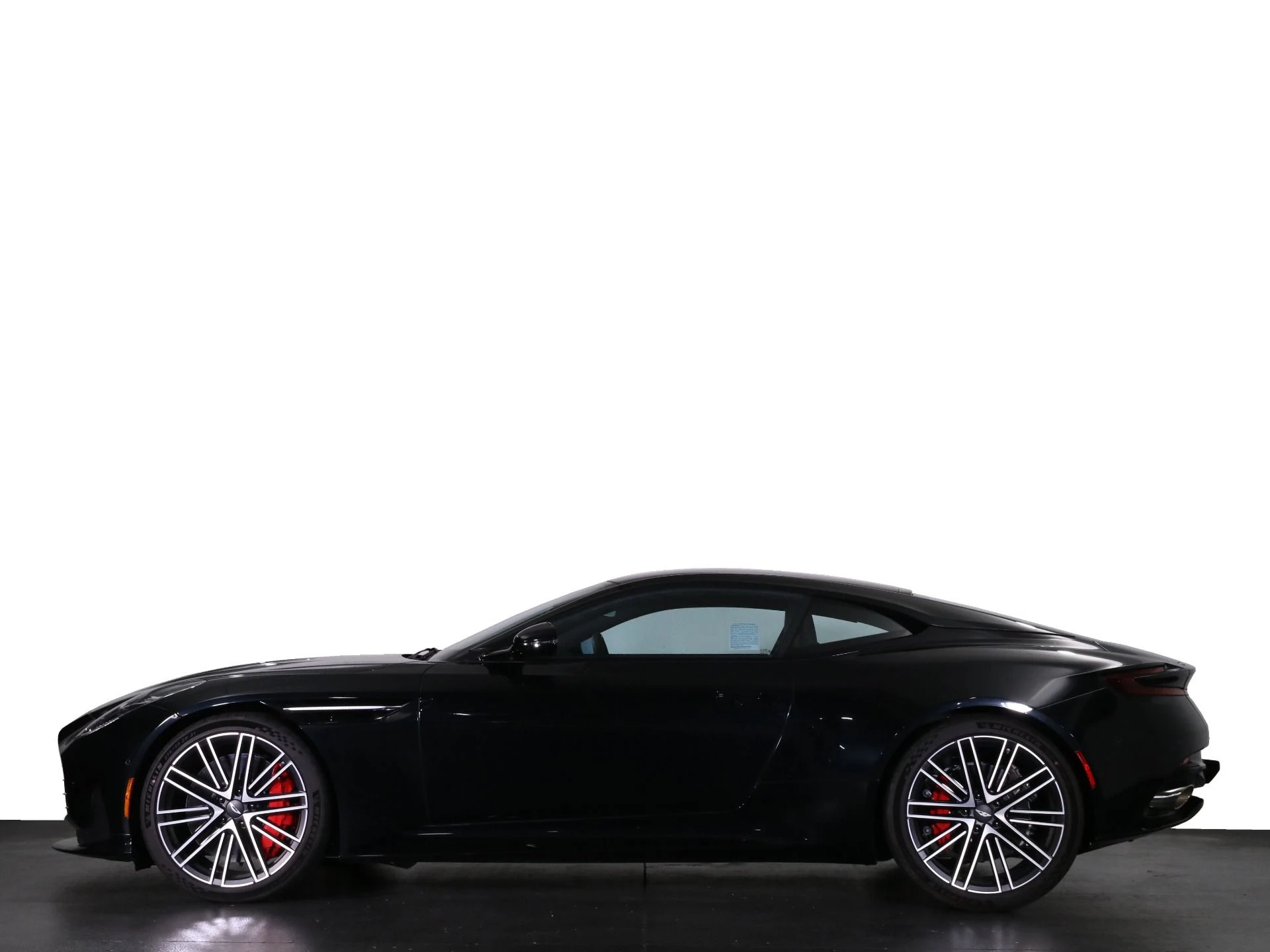 mph030_4176631925_Used_2024_Aston_Martin_DB_12_1758483136_7fb4cc1304