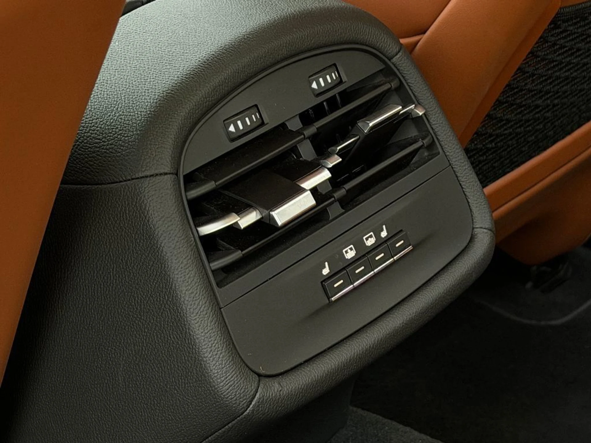 mph030_4188113524_3c3a8daa6a3f40f4a5b39f9b8e45ba22_d1e32cc9da