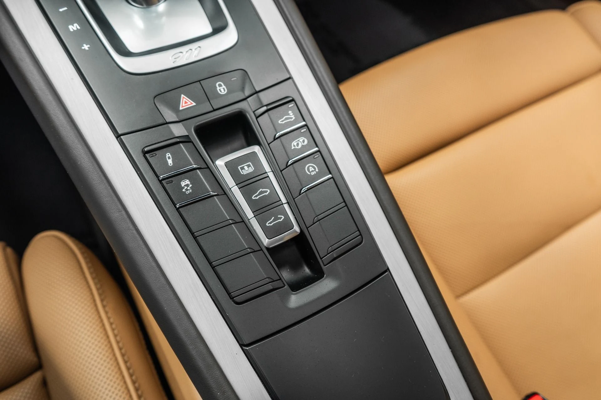 mph030_4191033435_Used_2019_Porsche_911_Carrera_4_S_Sport_Package_Two_Tone_Interior_1782227287_b7afe01319