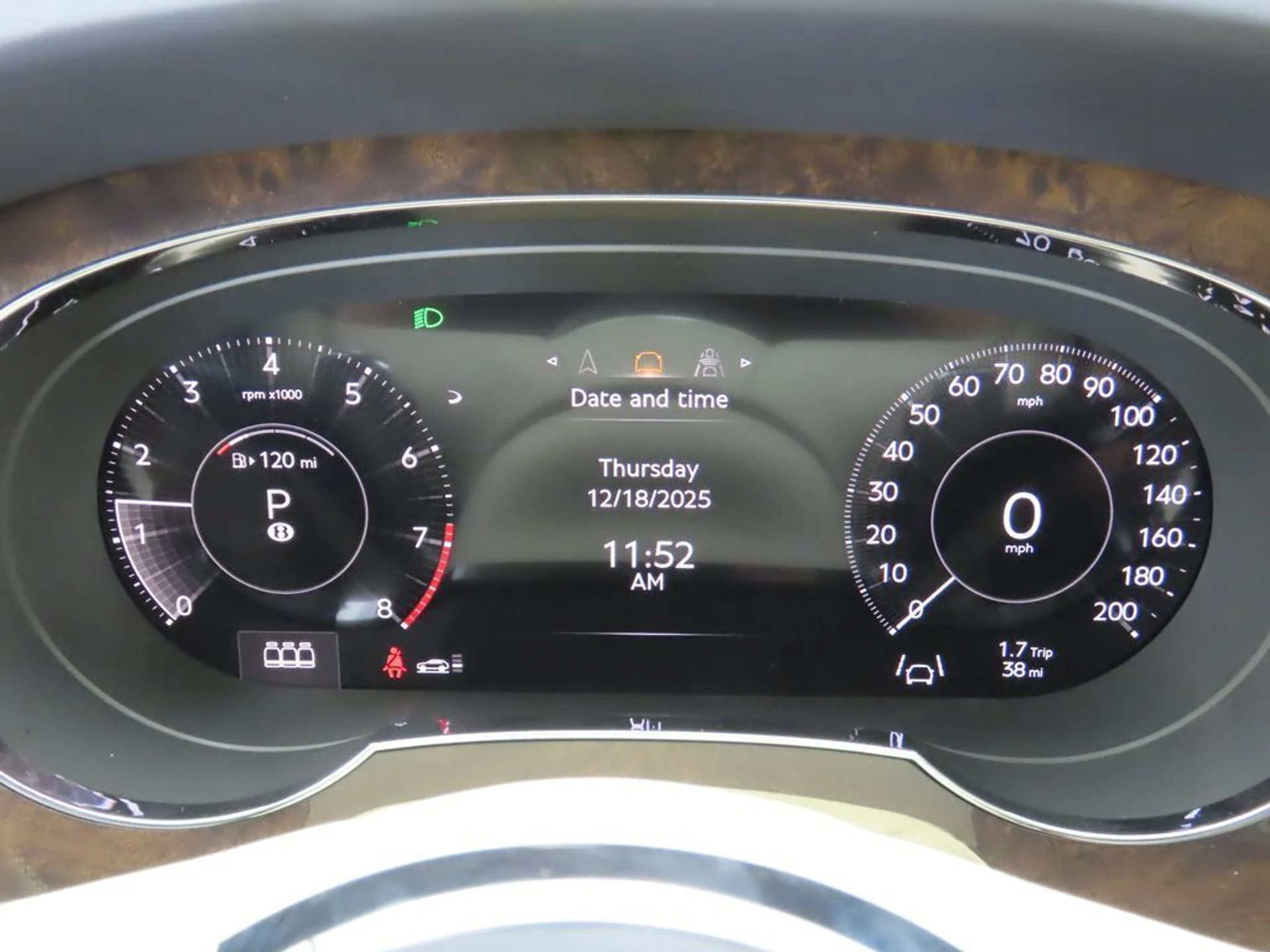 mph030_4193614836_new_2026_bentley_bentayga_8119_22957668_31_1024_bec701459e