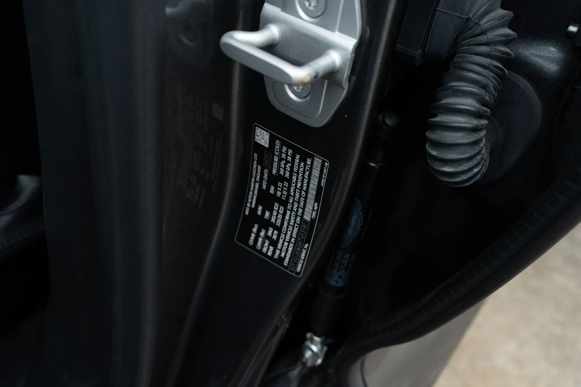 mph030_4193966844_Used_2021_Aston_Martin_DBX_1777485060_758514ecca