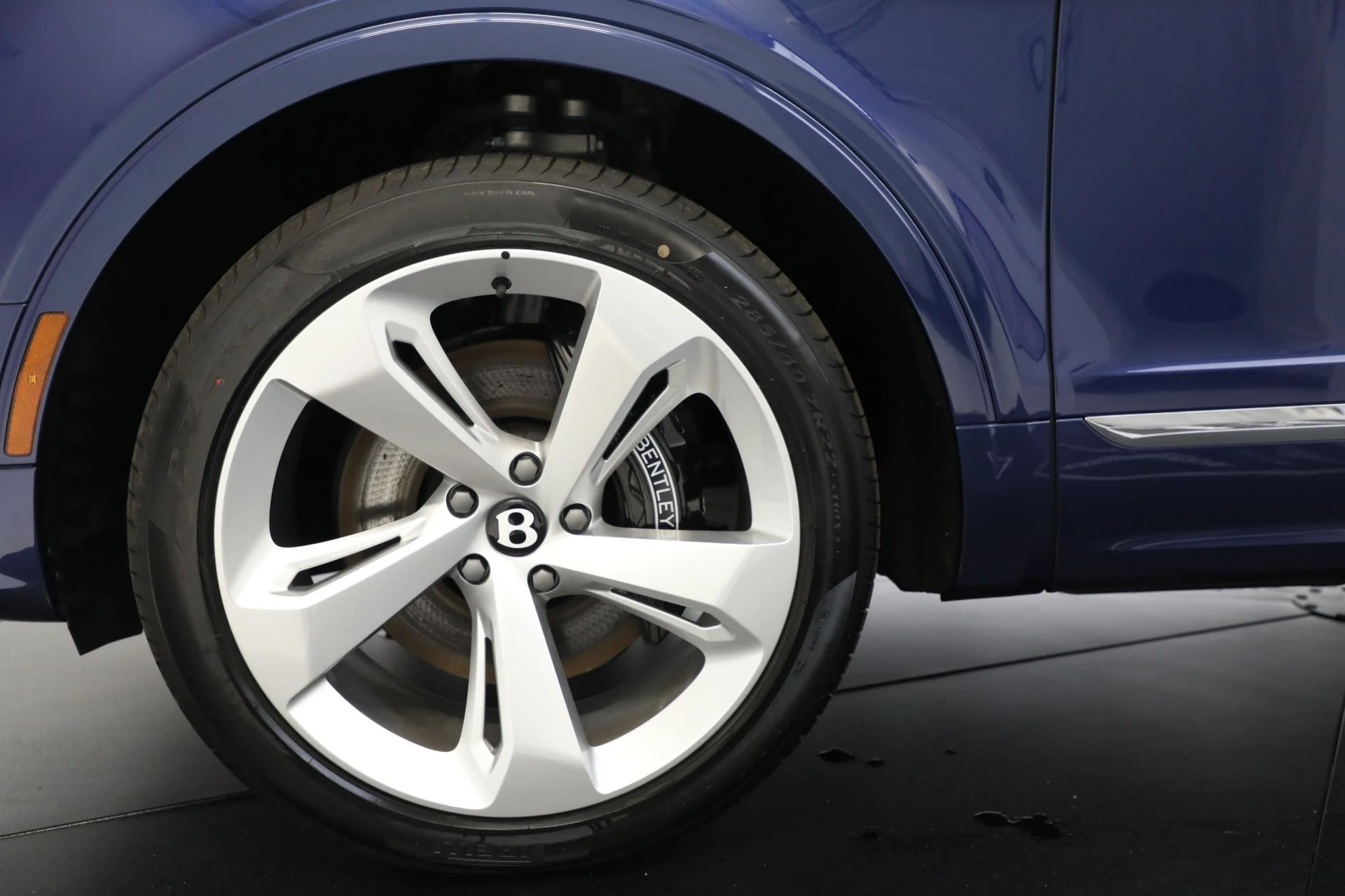mph030_41972462_Used_2023_Bentley_Bentayga_V8_7fe54160c1
