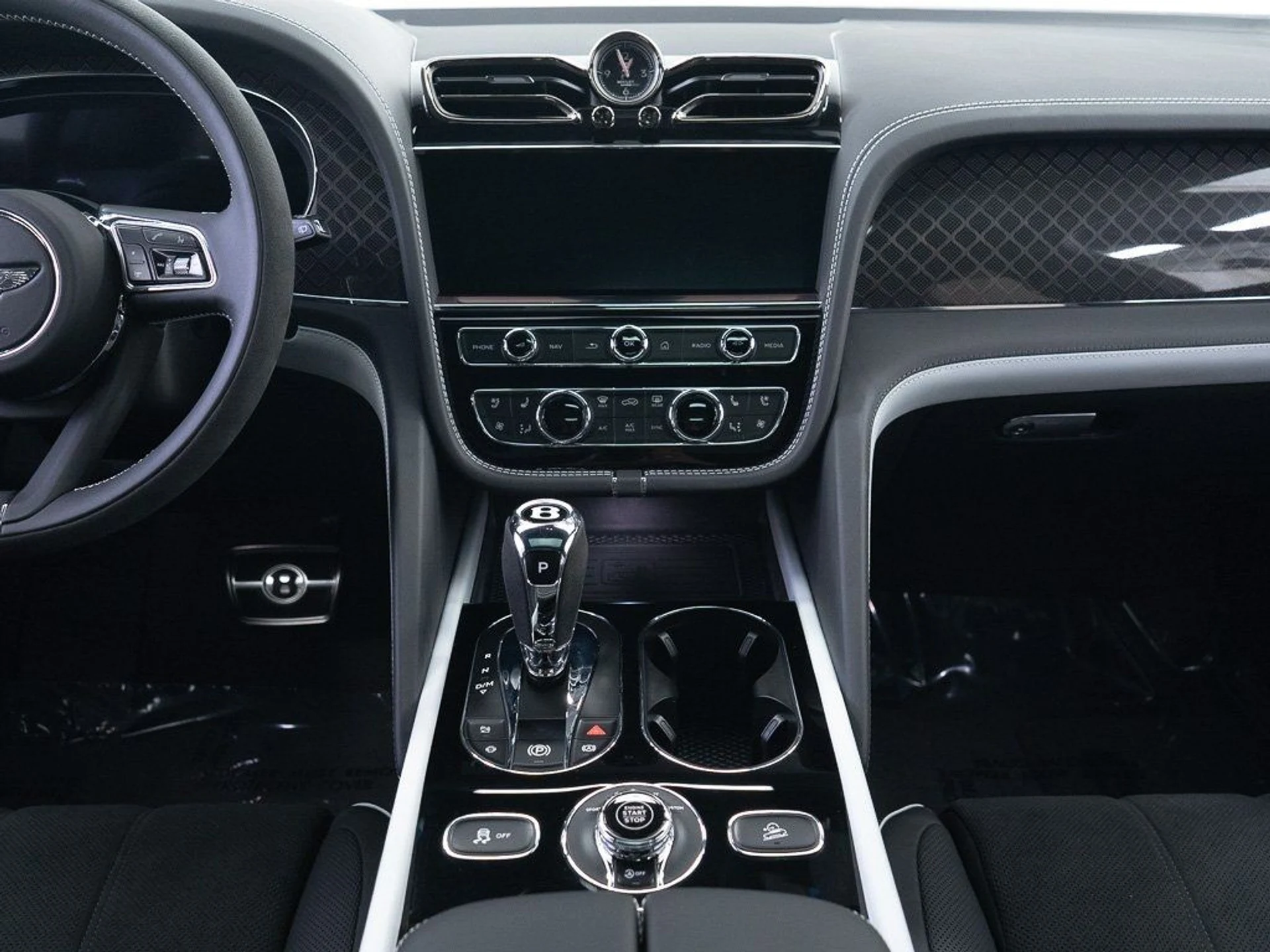 mph030_420604709_e340e1b6d7b8634bff26c4b7d9e3bc95_170526c24a