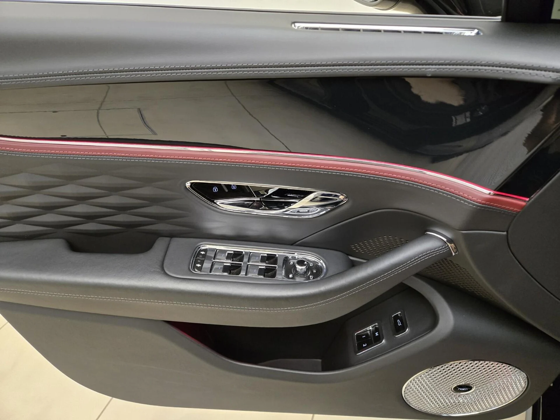 mph030_4213143679_Used_2024_Bentley_Flying_Spur_Speed_Edition_12_1768891276_2b164687e7