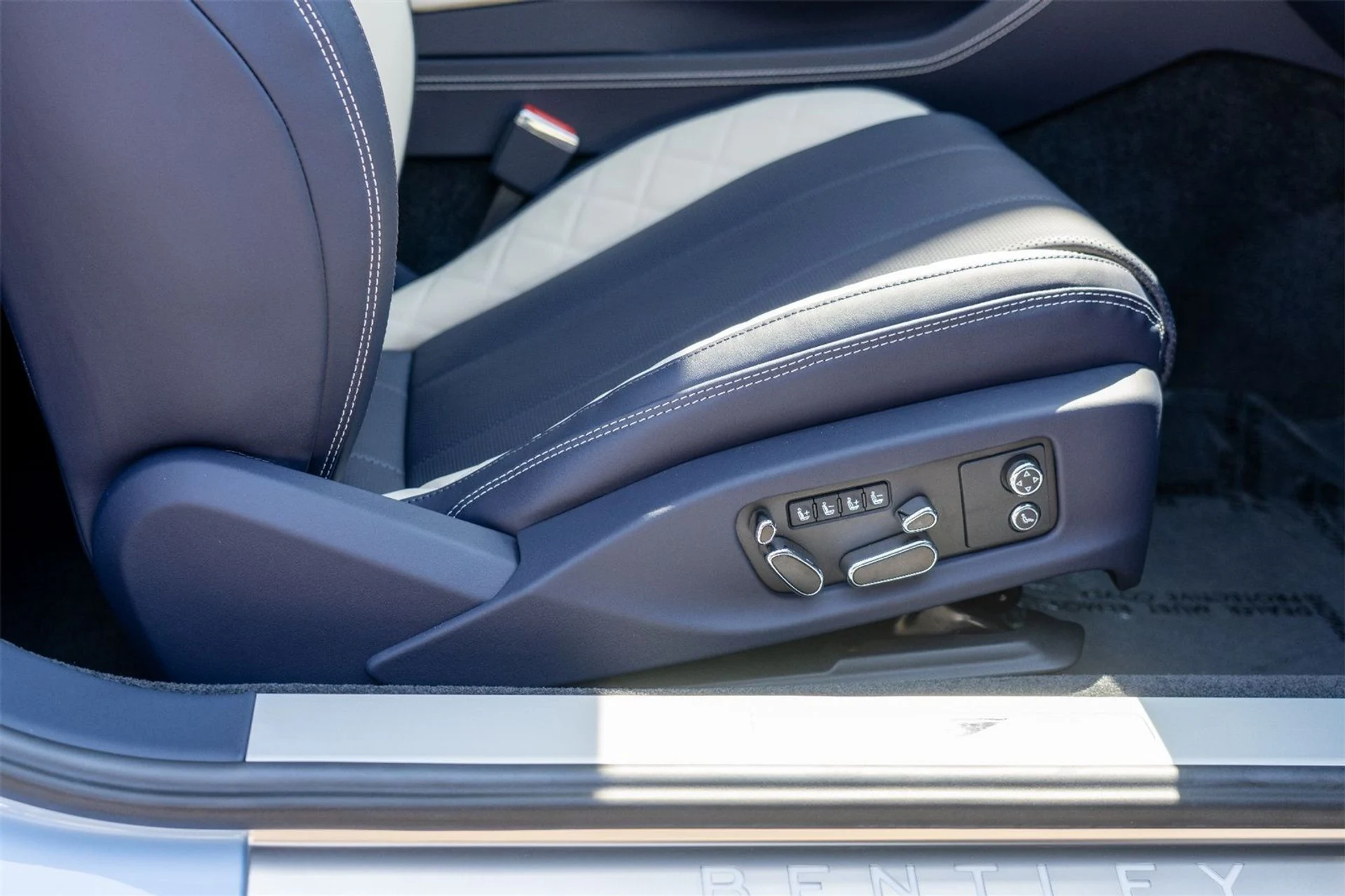 mph030_4235743410_5b2c883daee67684c746a37d2cd78ef9_e97470f8d6