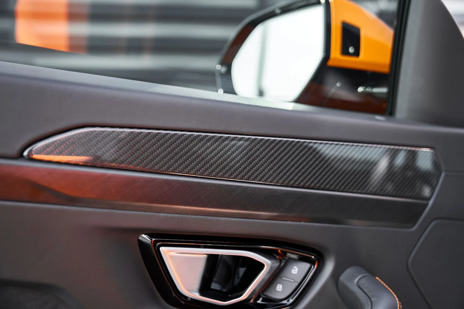 mph030_4236161741_Used_2022_Lamborghini_Urus_1766457385_ed9b0ba85c