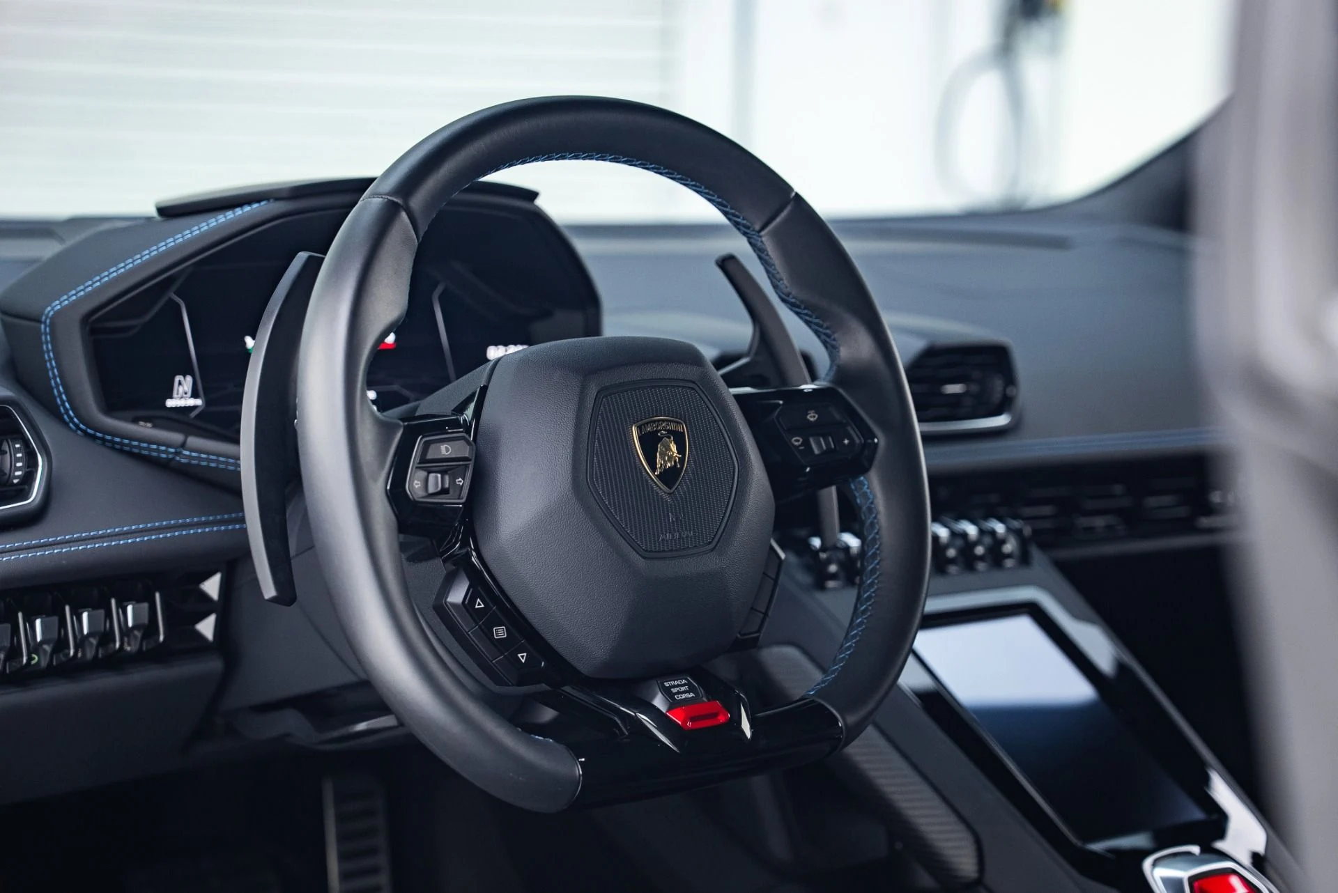 mph030_4239546969_Used_2021_Lamborghini_Huracan_EVO_1765497038_aa76f2665e