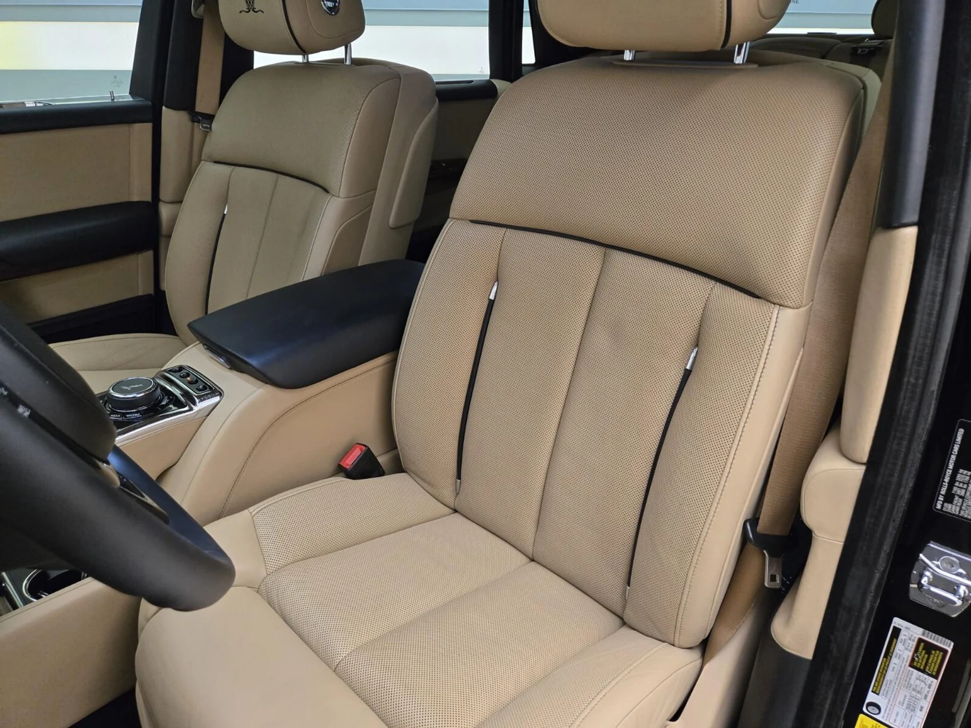 mph030_4253621679_Used_2020_Rolls_Royce_Phantom_1759993964_852556ddf0