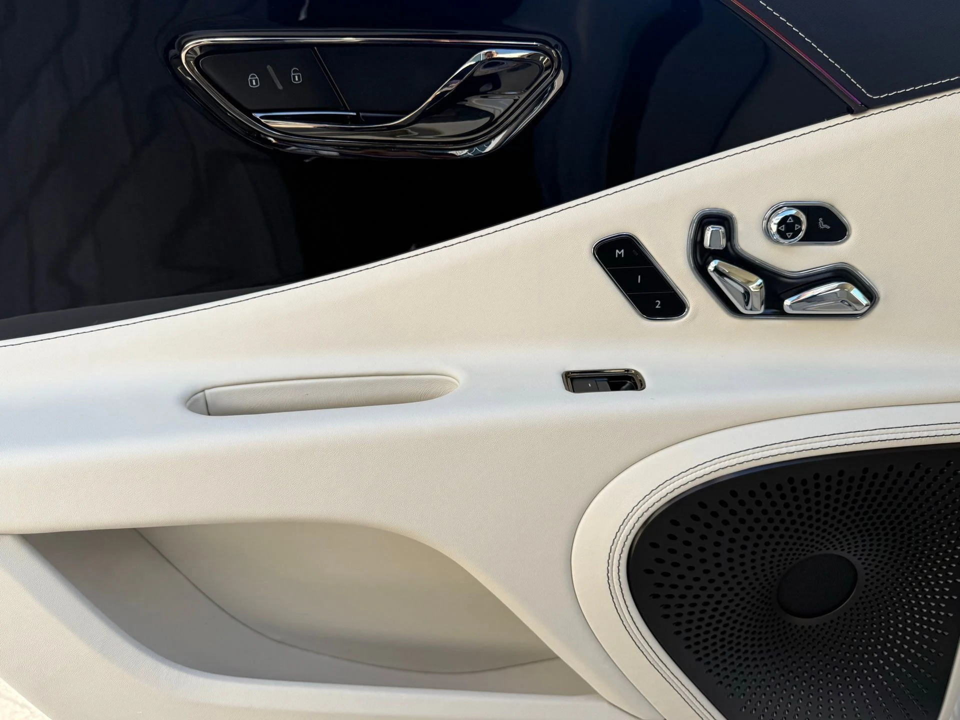 mph030_4255972560_ecbf1058bd5b49fbbb54fd5f700a6deb_d22be11af9