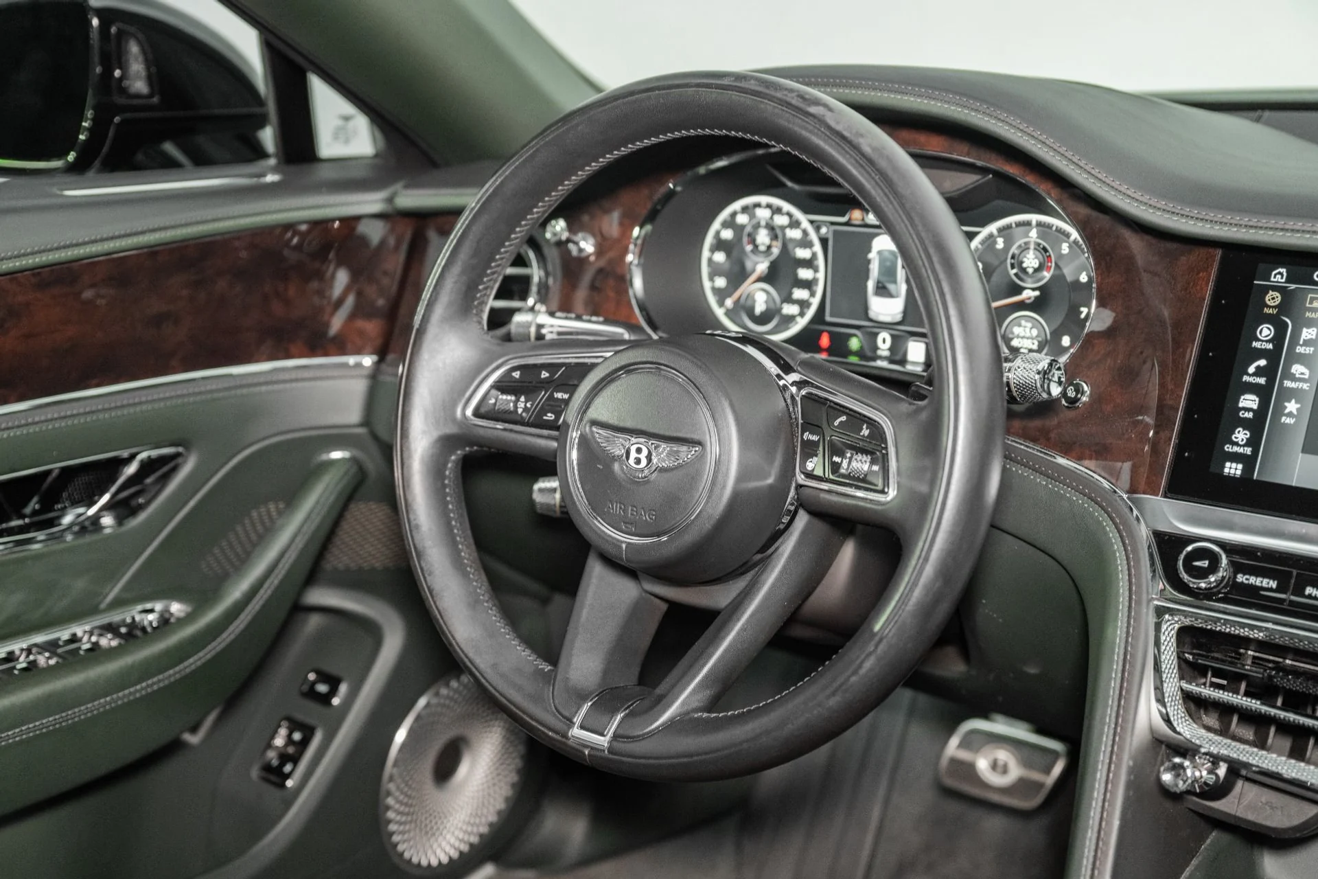 mph030_4257377521_Used_2022_Bentley_Flying_Spur_V8_1761057059_1ec1e20baa