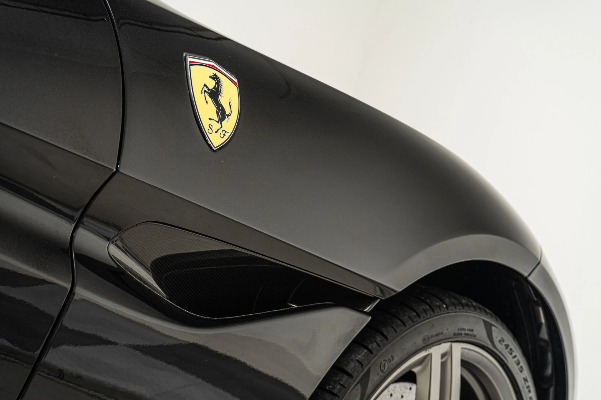 mph030_4261287785_Used_2020_Ferrari_Portofino_Lots_of_Interior_Carbon_Square_Quilting_Magneride_Suspension_1763996776_e483bd3338