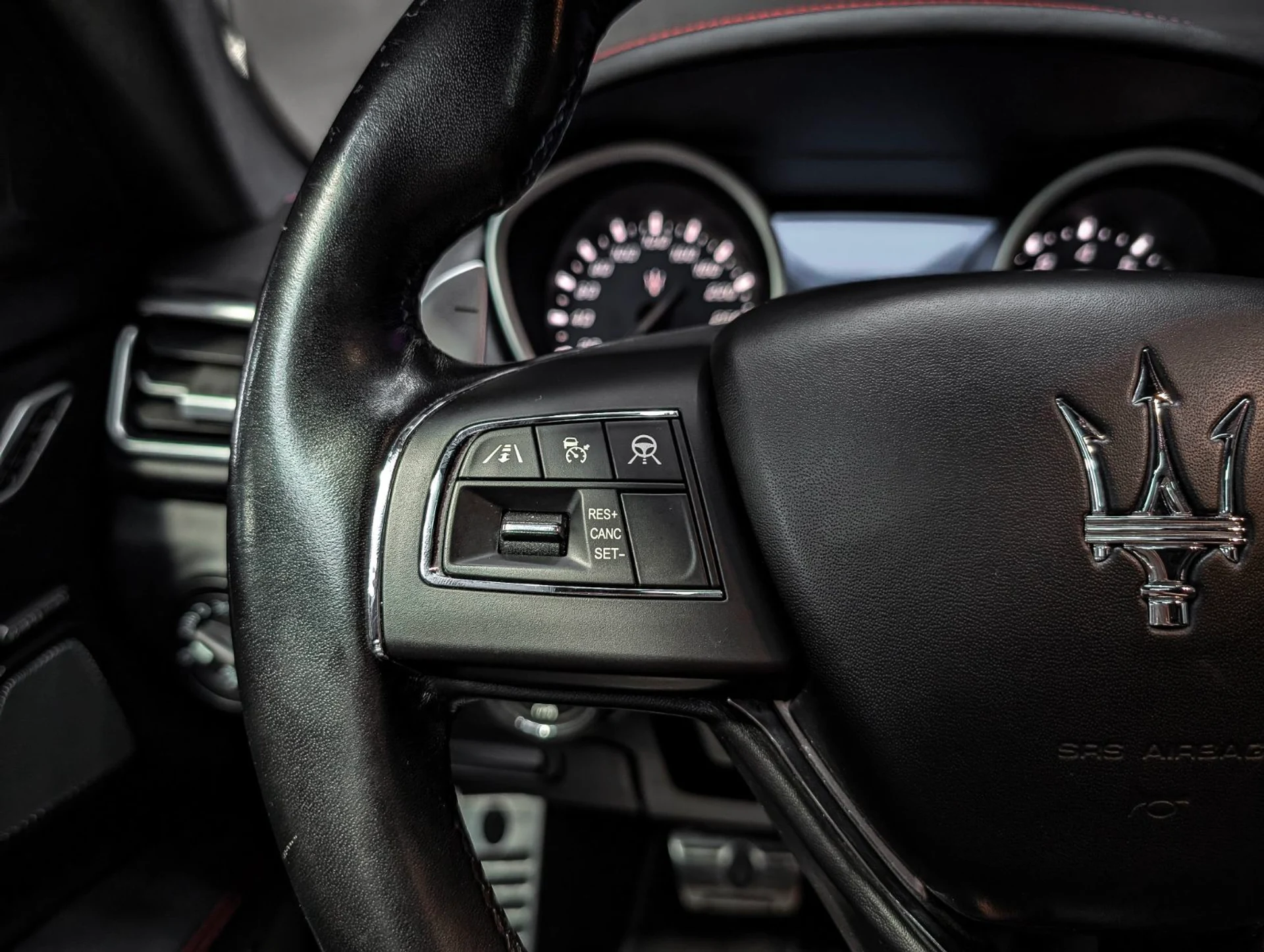 mph030_4265781151_36413686_02587_2018_maserati_ghibli_021_1ab3c1637f