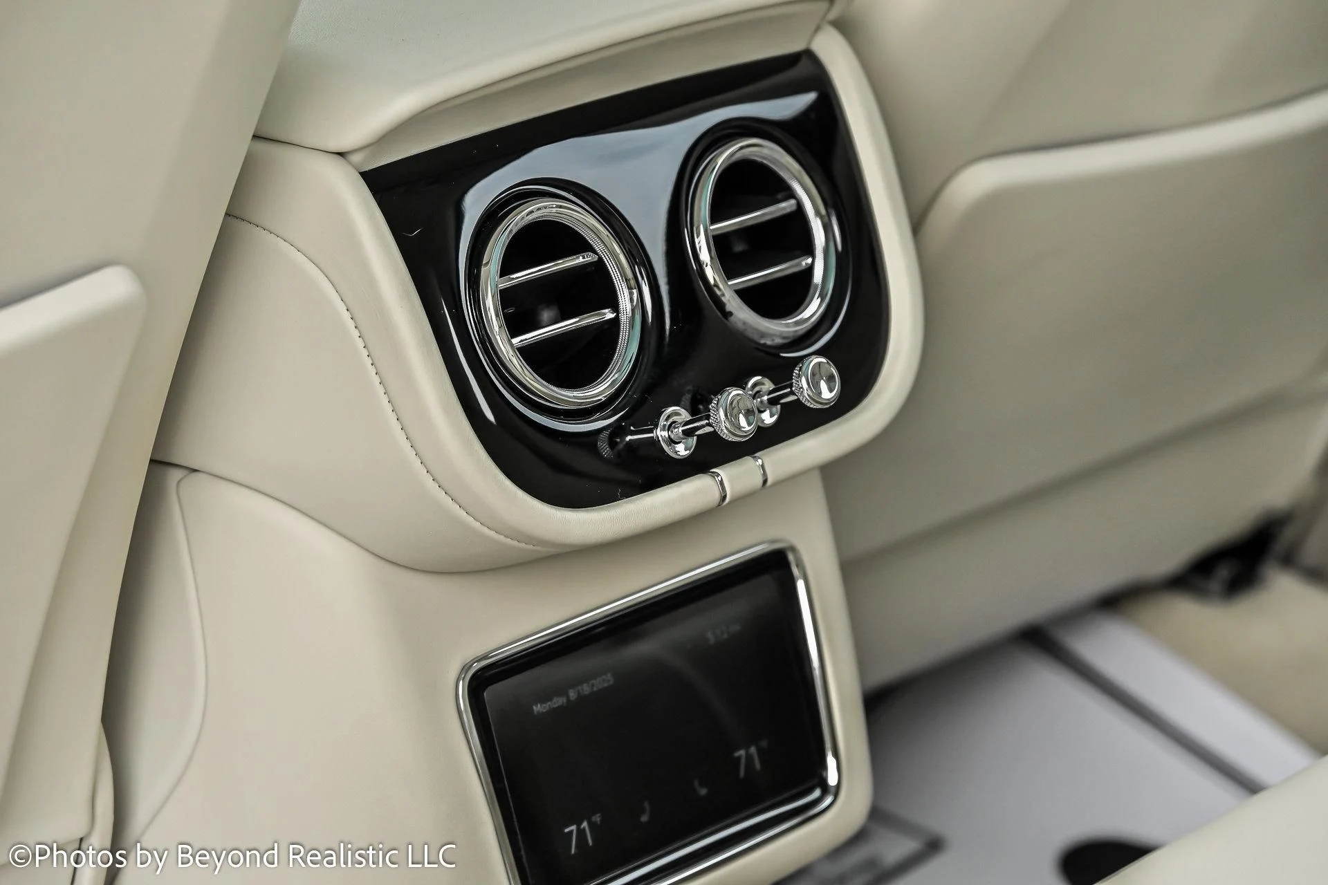 mph030_426759840_Used_2022_Bentley_Bentayga_V8_Mulliner_Driving_Specification_1755763440_c856f3b779