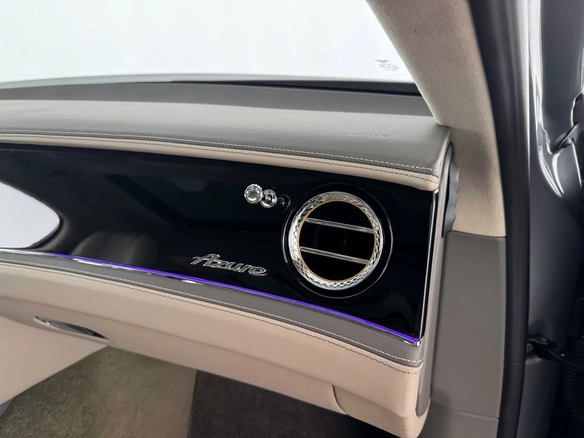 mph030_4268115972_38a5d76891eb4226b92a9f3624faf310x_242cc86720