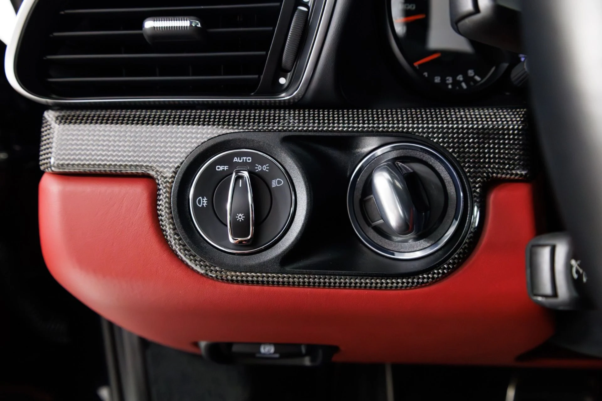 mph030_4272566926_Used_2017_Porsche_911_Turbo_S_1773337580_bba7cba82c