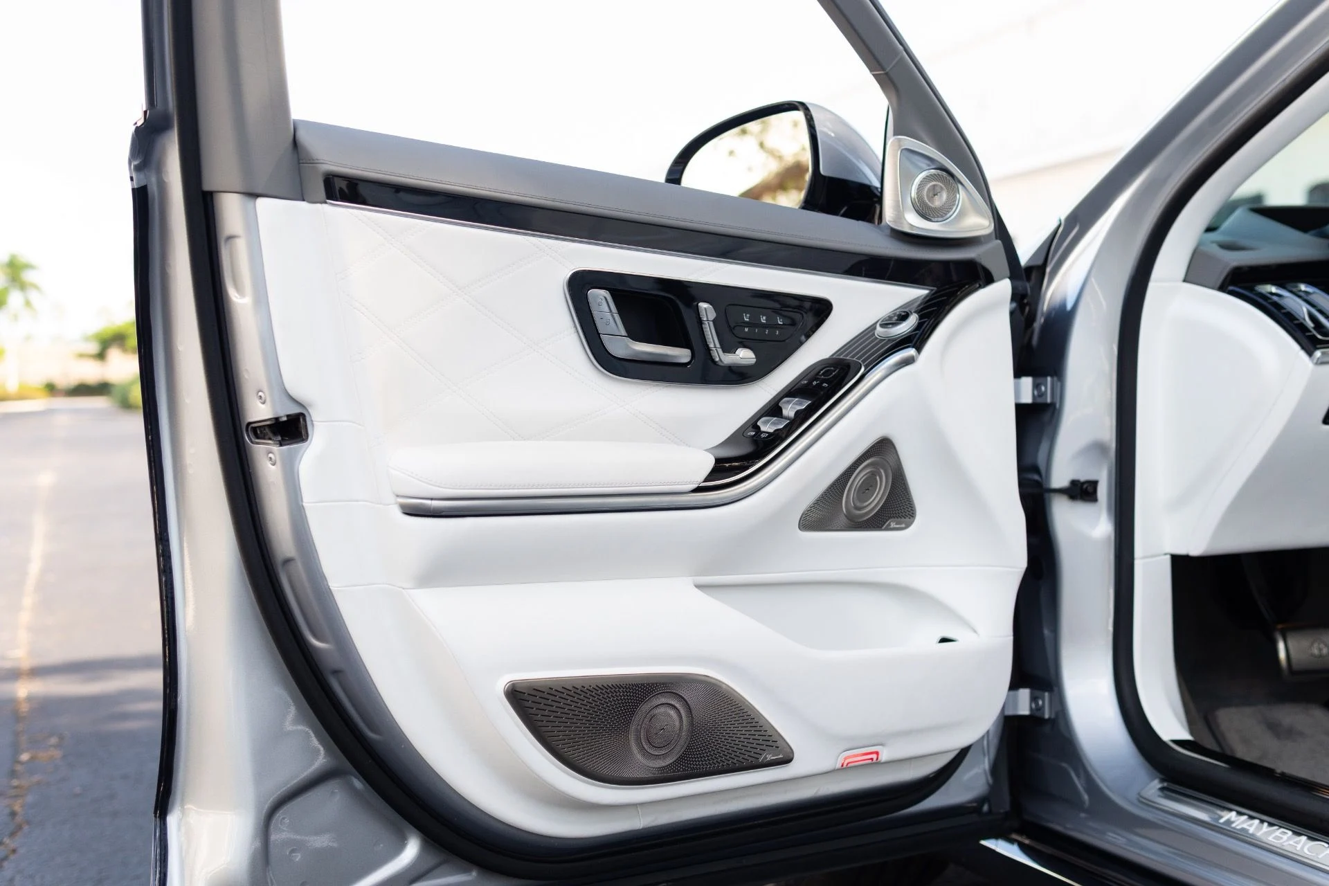 mph030_4277474366_Used_2022_Mercedes_Benz_S_Class_Mercedes_Maybach_S_580_4_MATIC_1769453531_1506648357