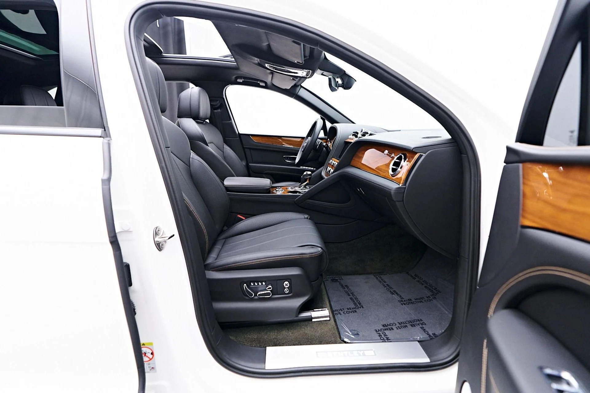 mph030_4279800758_Used_2023_Bentley_Bentayga_EWB_Azure_1745273088_77cb3eab48