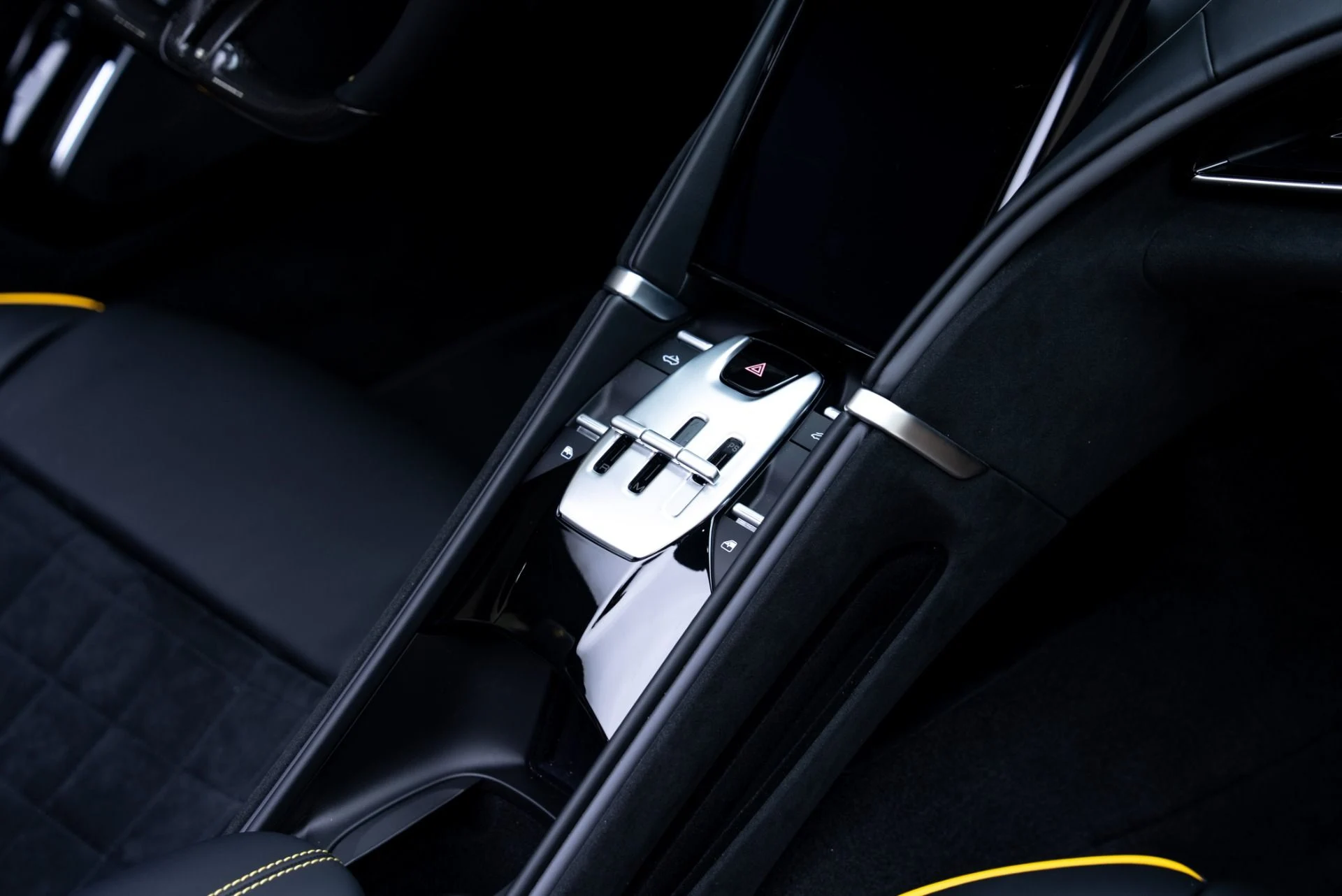 mph030_4290293282_Used_2025_Ferrari_Roma_Spider_1768435036_dfc4368799