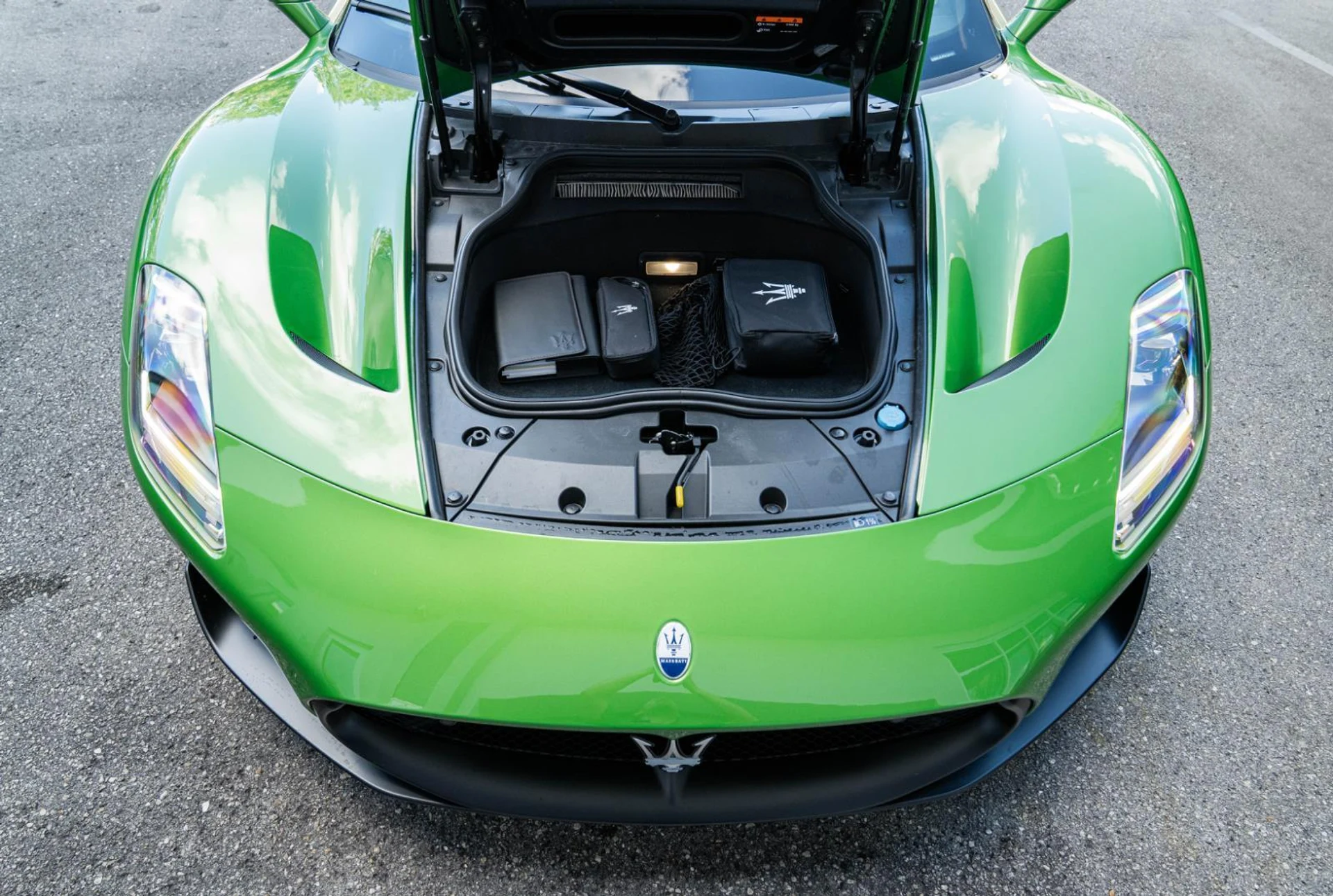 mph030_4293067923_Used_2023_Maserati_MC_20_Cielo_1769250116_0d7d33fae3