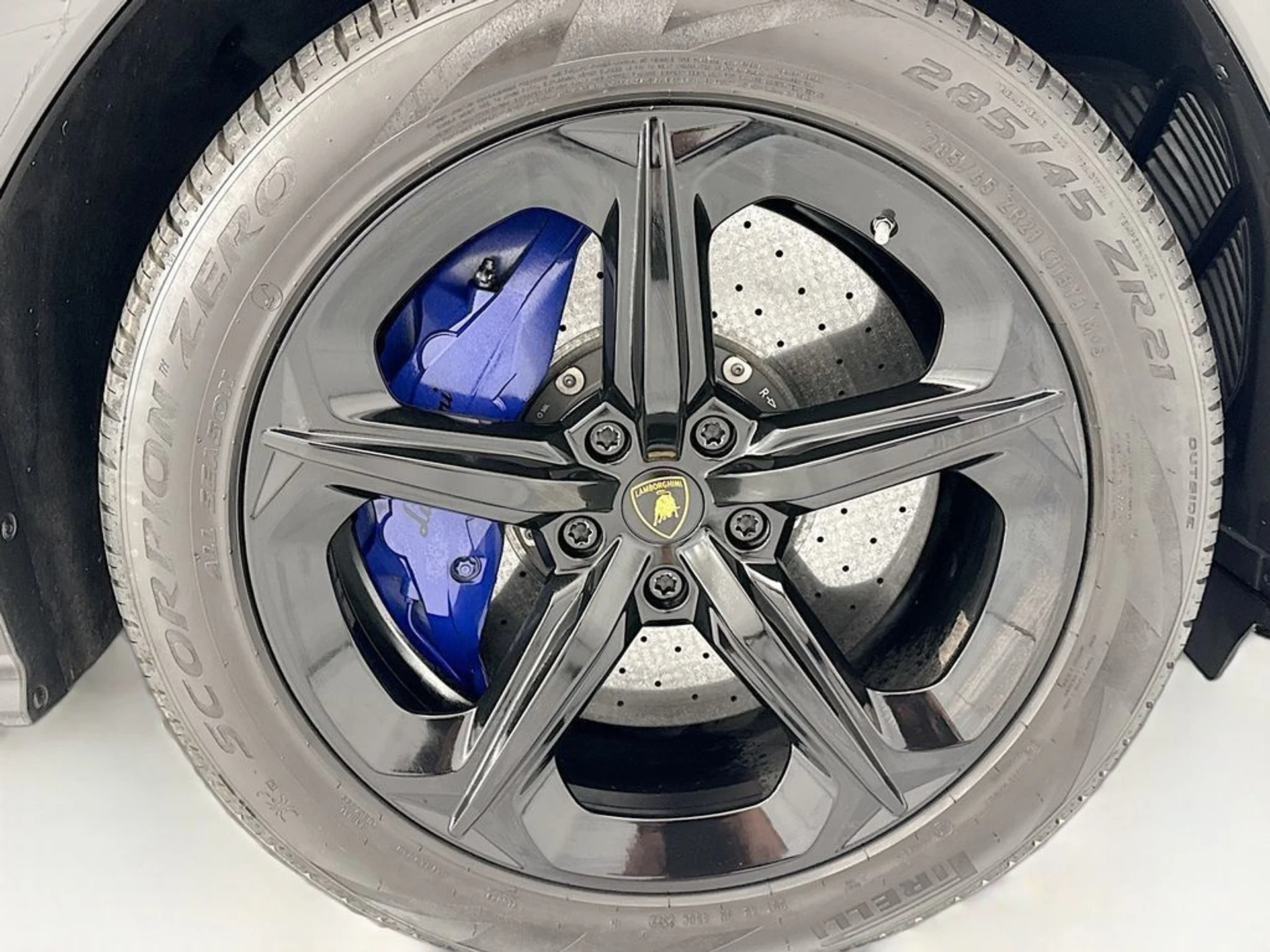 mph030_436728647_used_2019_lamborghini_urus_awd_8119_23021211_31_1024_6507504282