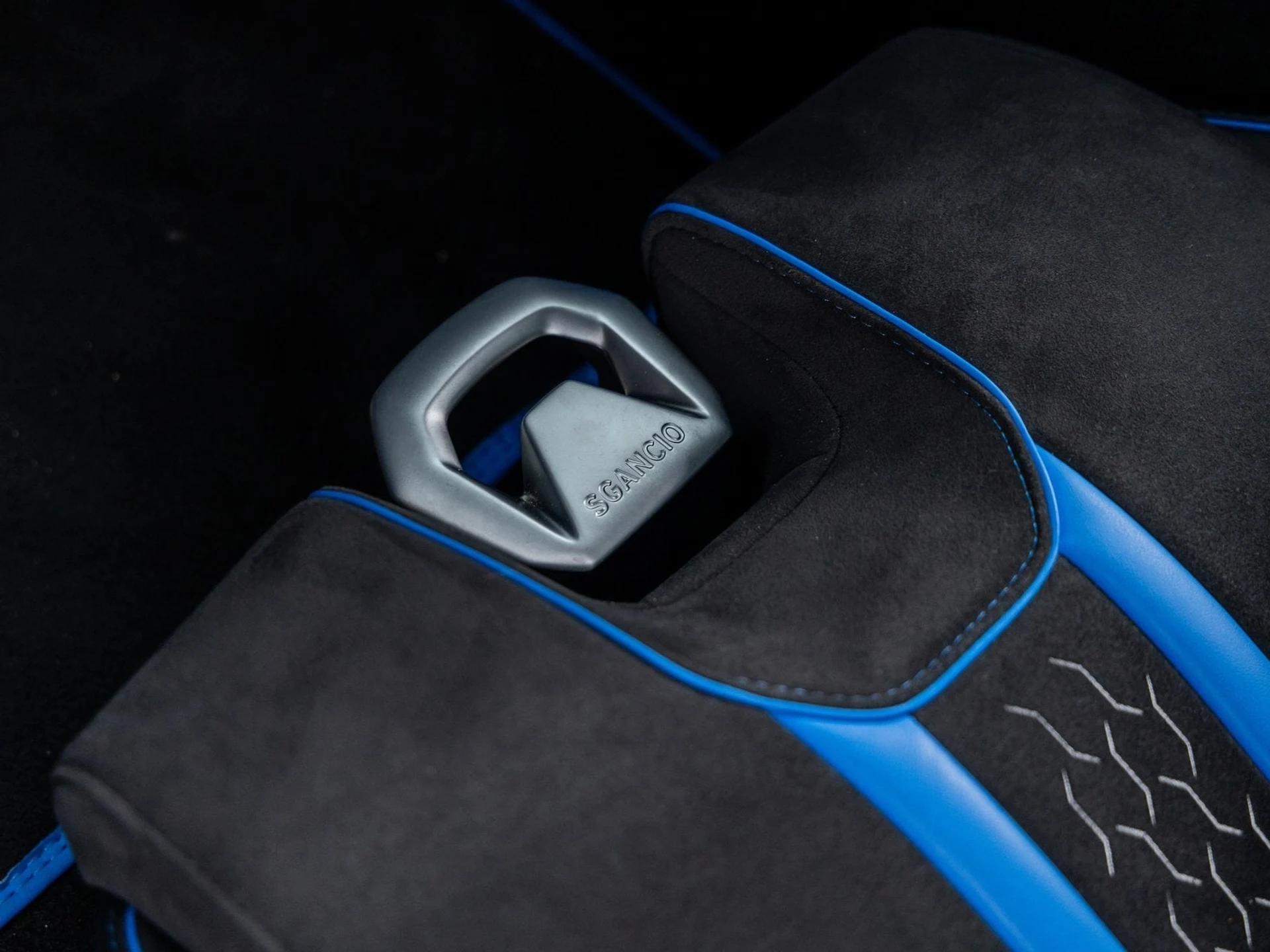 mph030_43882175_31_f35e504506