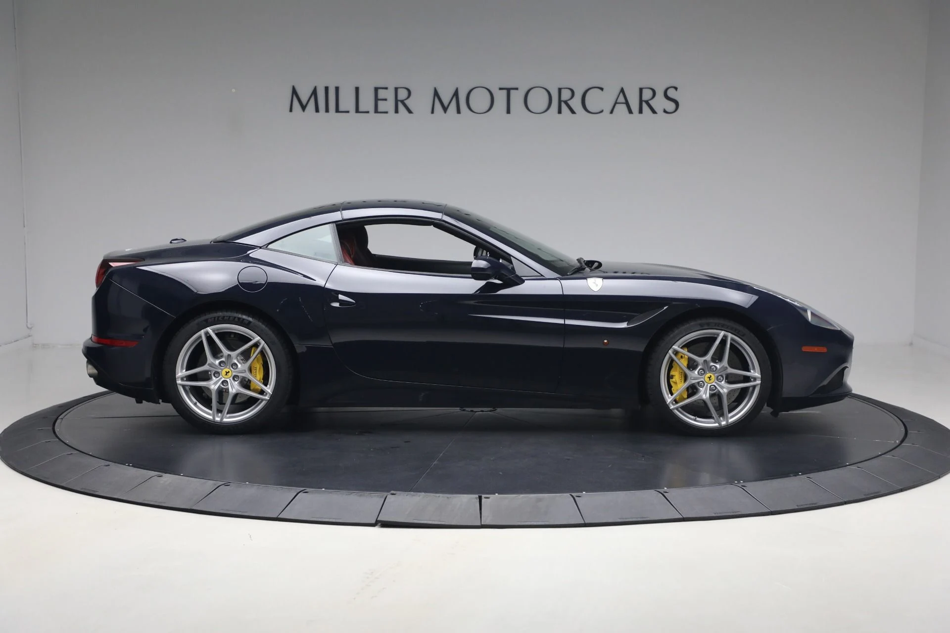 mph030_441243669_Used_2016_Ferrari_California_T_1779313485_b6433178e9