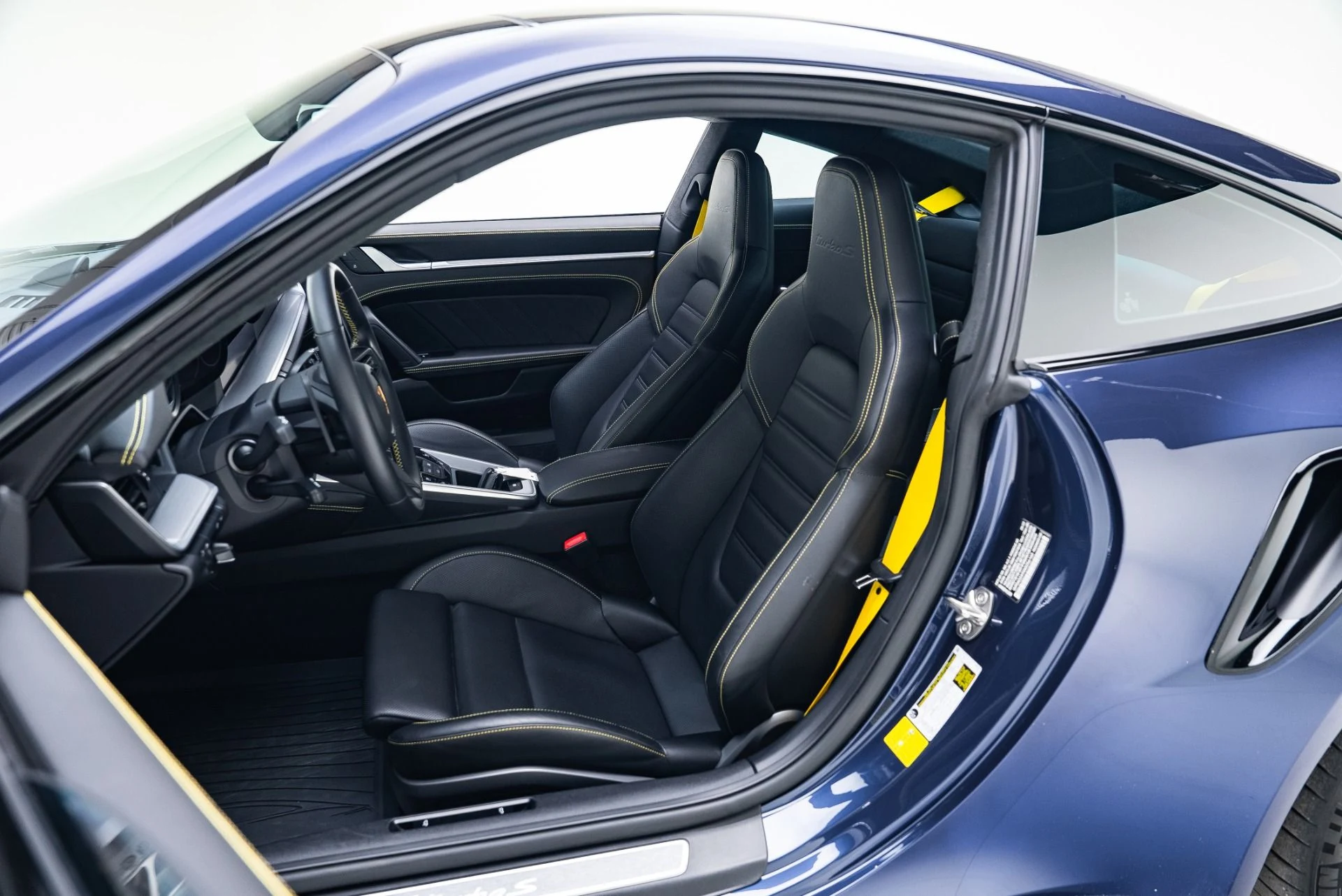 mph030_451313028_Used_2022_Porsche_911_Turbo_S_1766184758_b2aa189d44