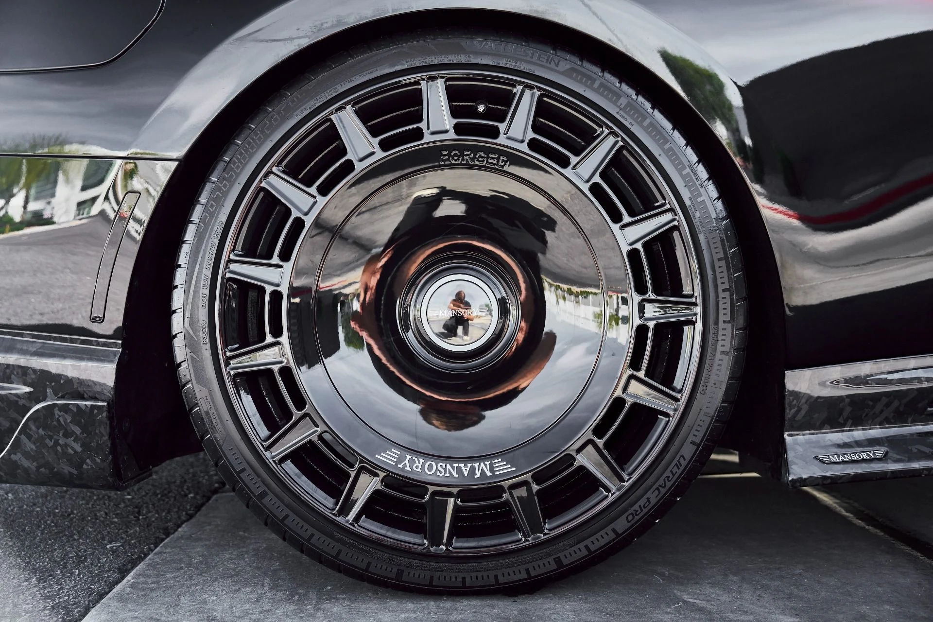 mph030_454840223_Used_2025_Rolls_Royce_Spectre_Base_1773452482_3c3098605d