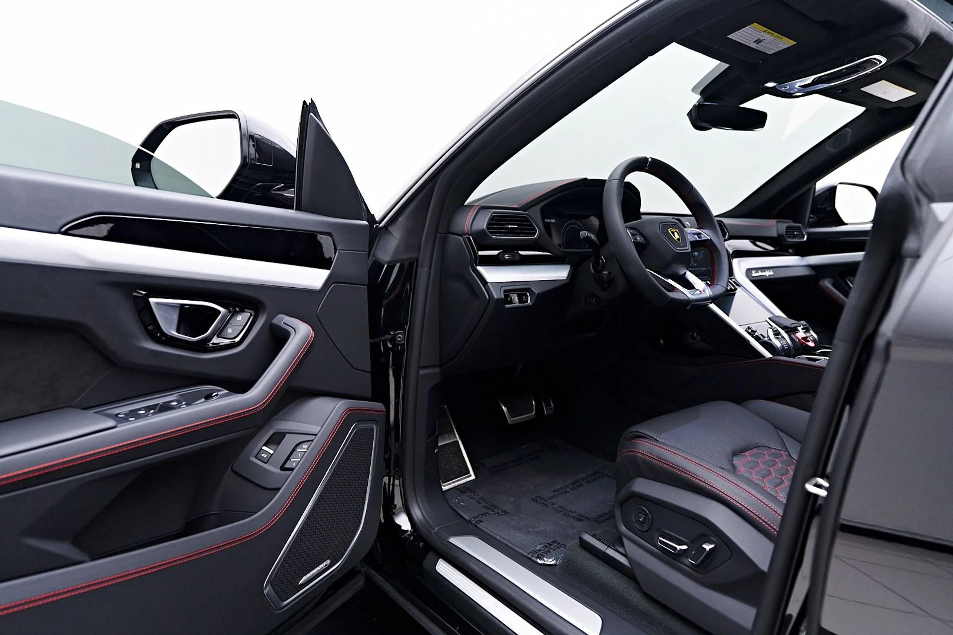 mph030_4634747_Used_2024_Lamborghini_Urus_S_1745715610_e15a7f9833
