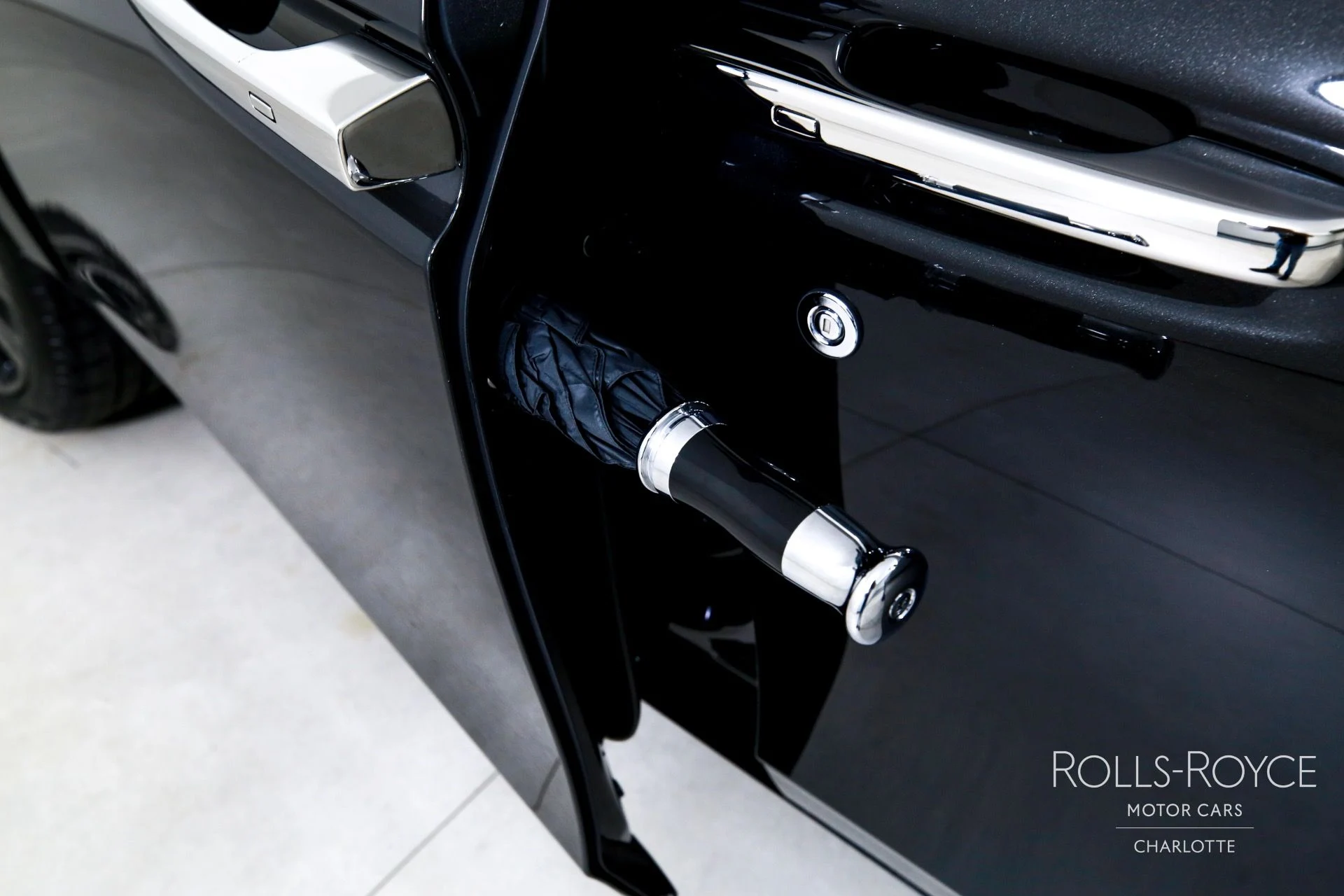 mph030_471555040_Used_2024_Rolls_Royce_Ghost_1755798774_7e27140683