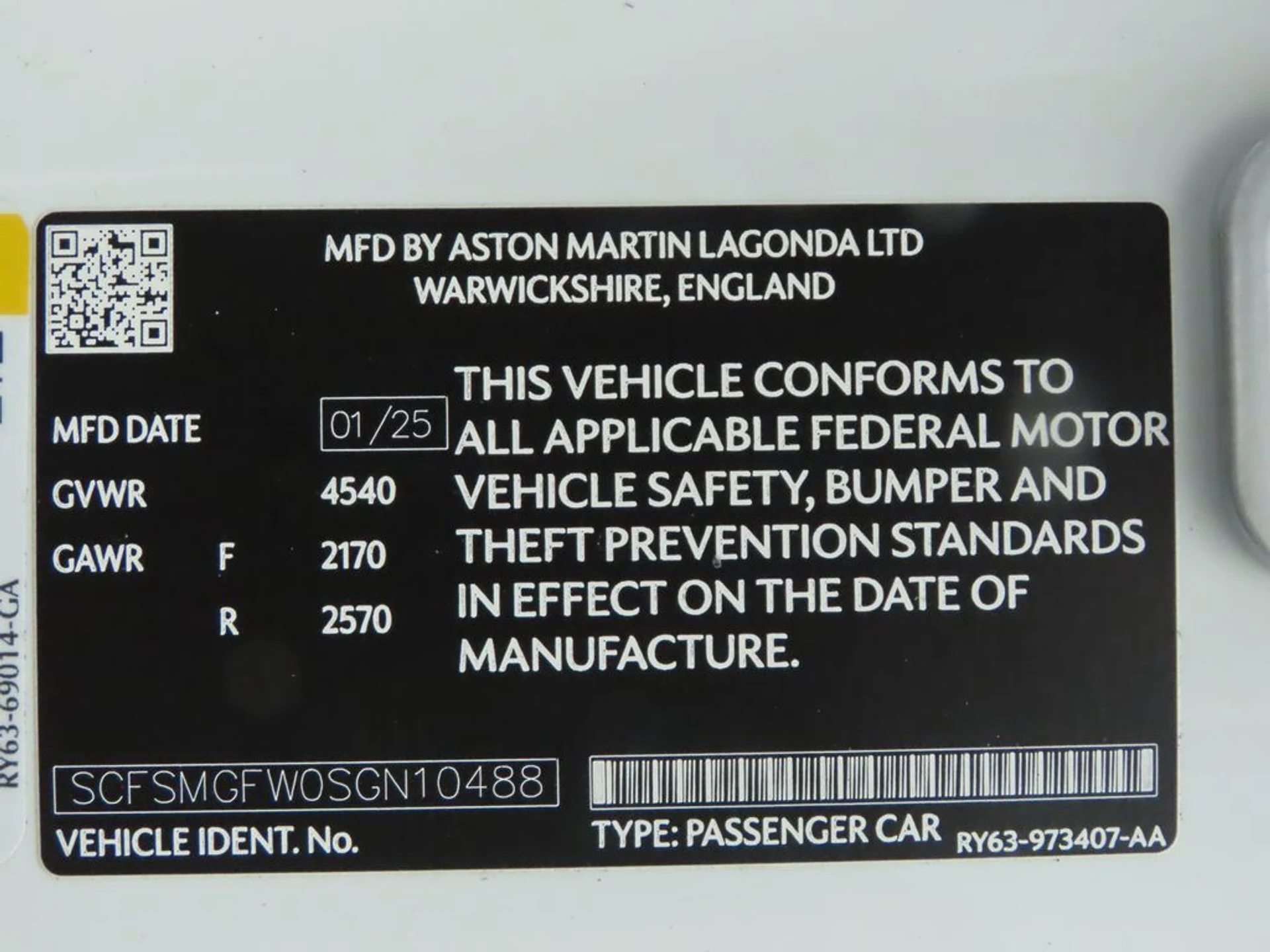 mph030_474902418_used_2025_aston_martin_vantage_coupe_8119_22984351_31_1024_fabd1c17b9