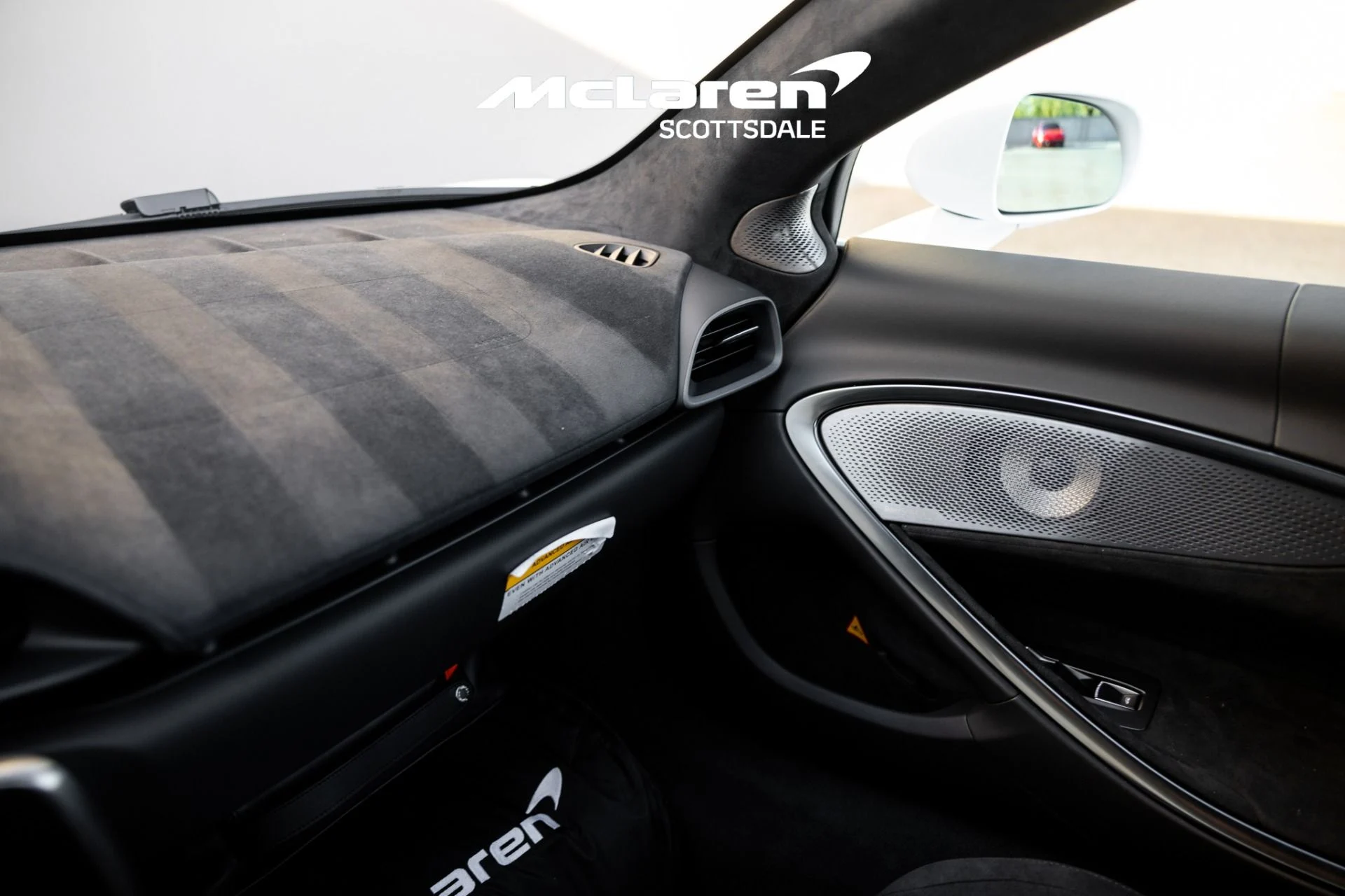 mph030_496044846_Used_2025_MCLAREN_ARTURA_1728156448_bd2f36a6aa