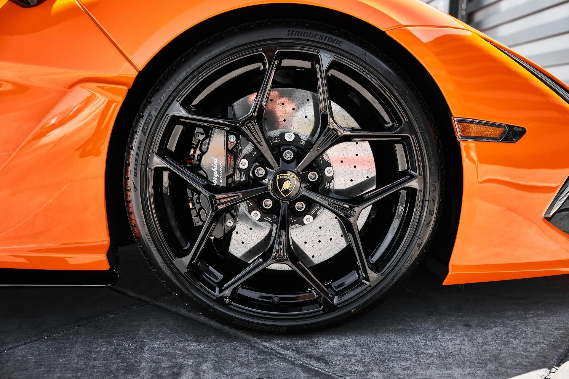 mph030_500522983_Used_2024_Lamborghini_Revuelto_Base_1777394308_f988ee45b3